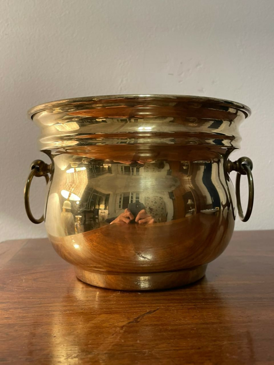 Cachepot em metal dourado