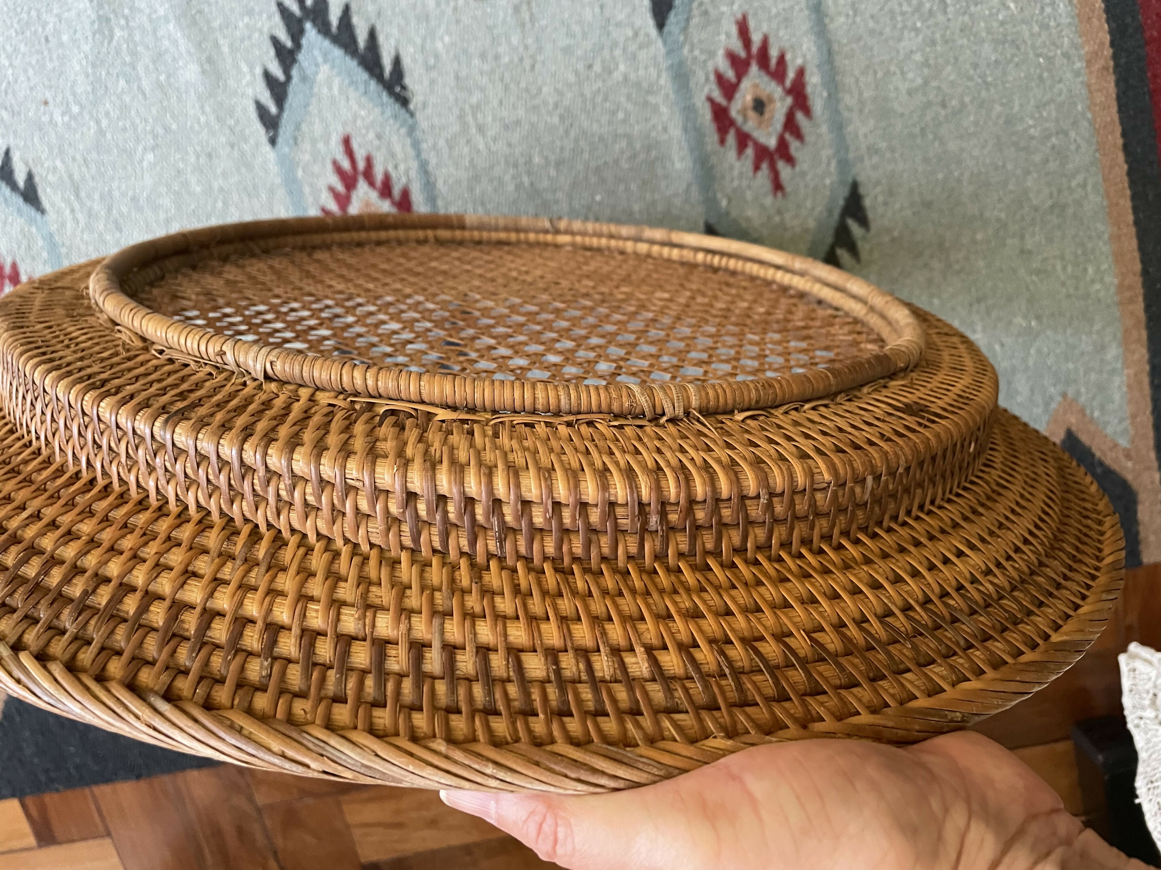 Prato de parede em Rattan