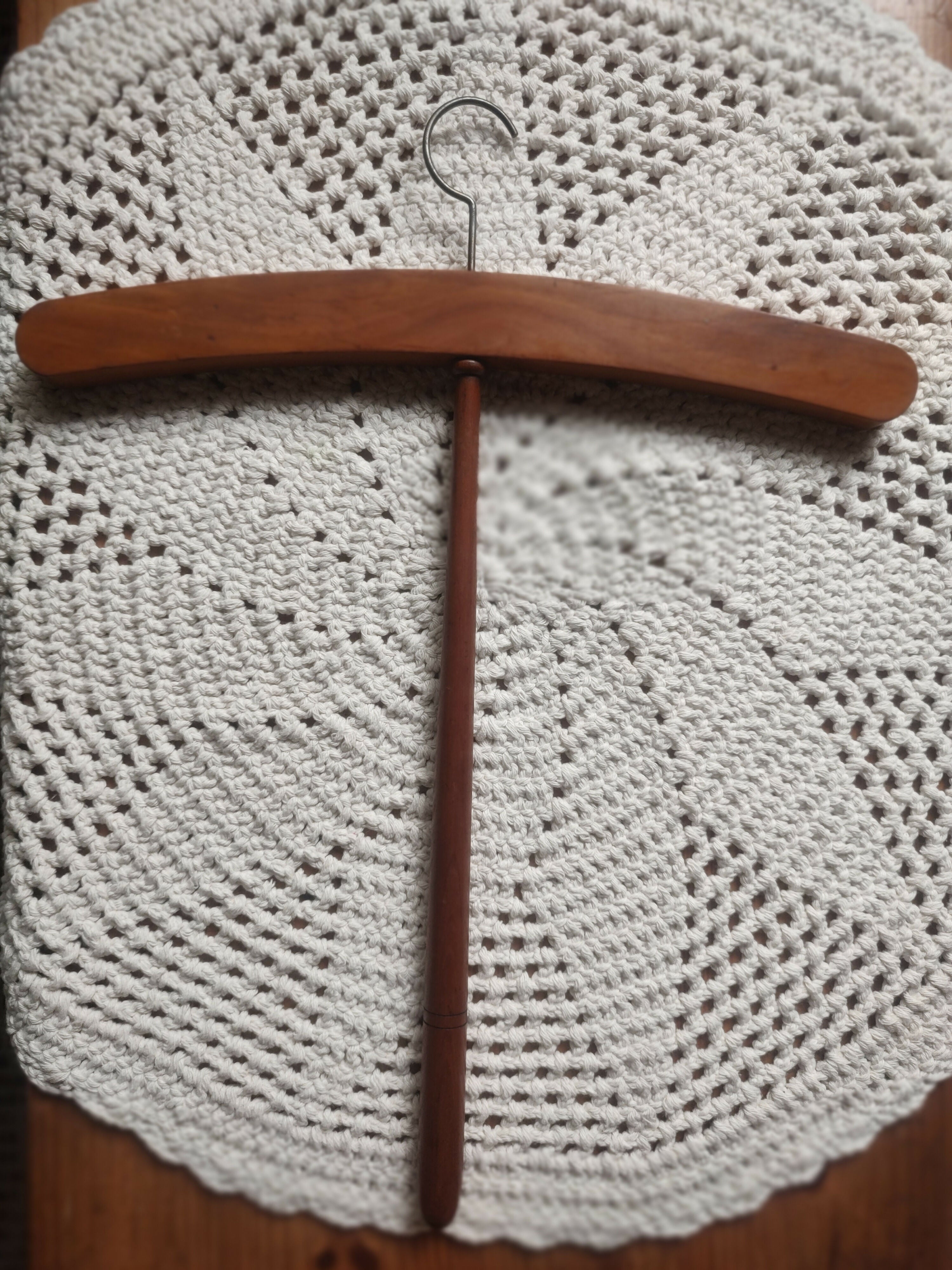 Antigos cabides em Madeira maciça - anos 40/50 (valor unitário)