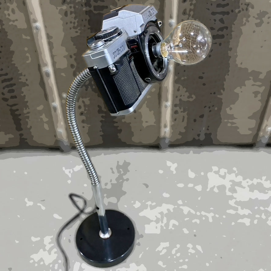 Luminária customizada - Câmera Minolta