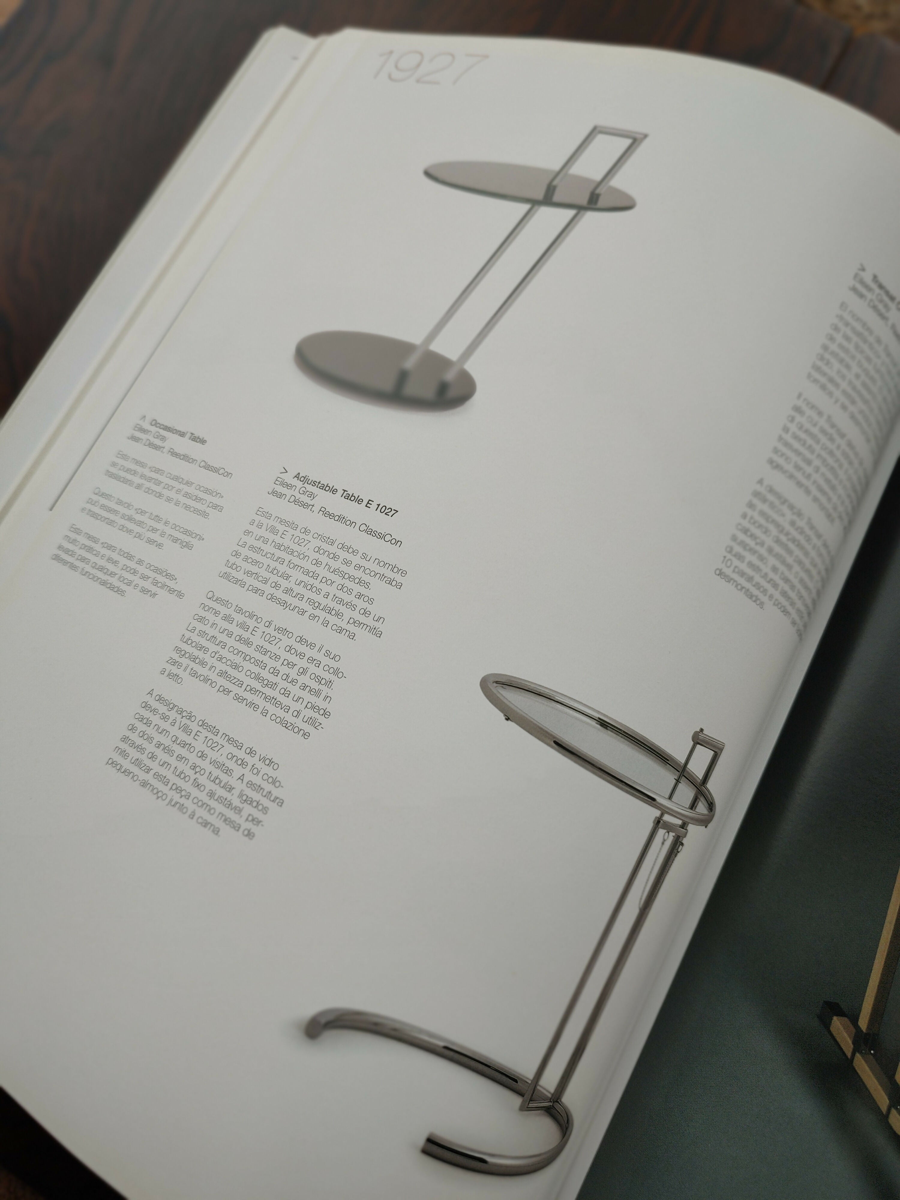 Livro &quot;Mobiliário Moderno - 150 anos de Design&quot;