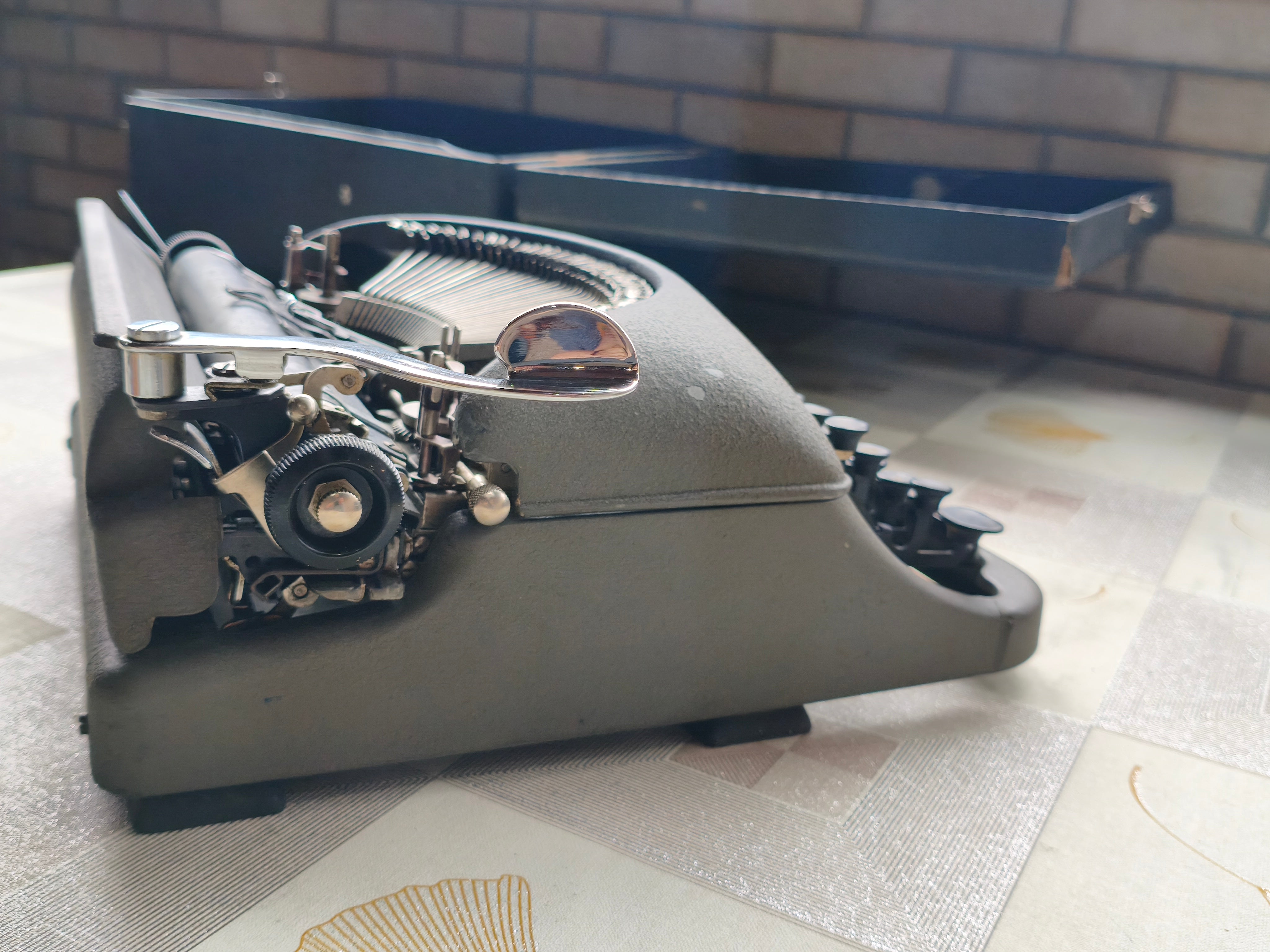Máquina de escrever Remington Rand com maleta