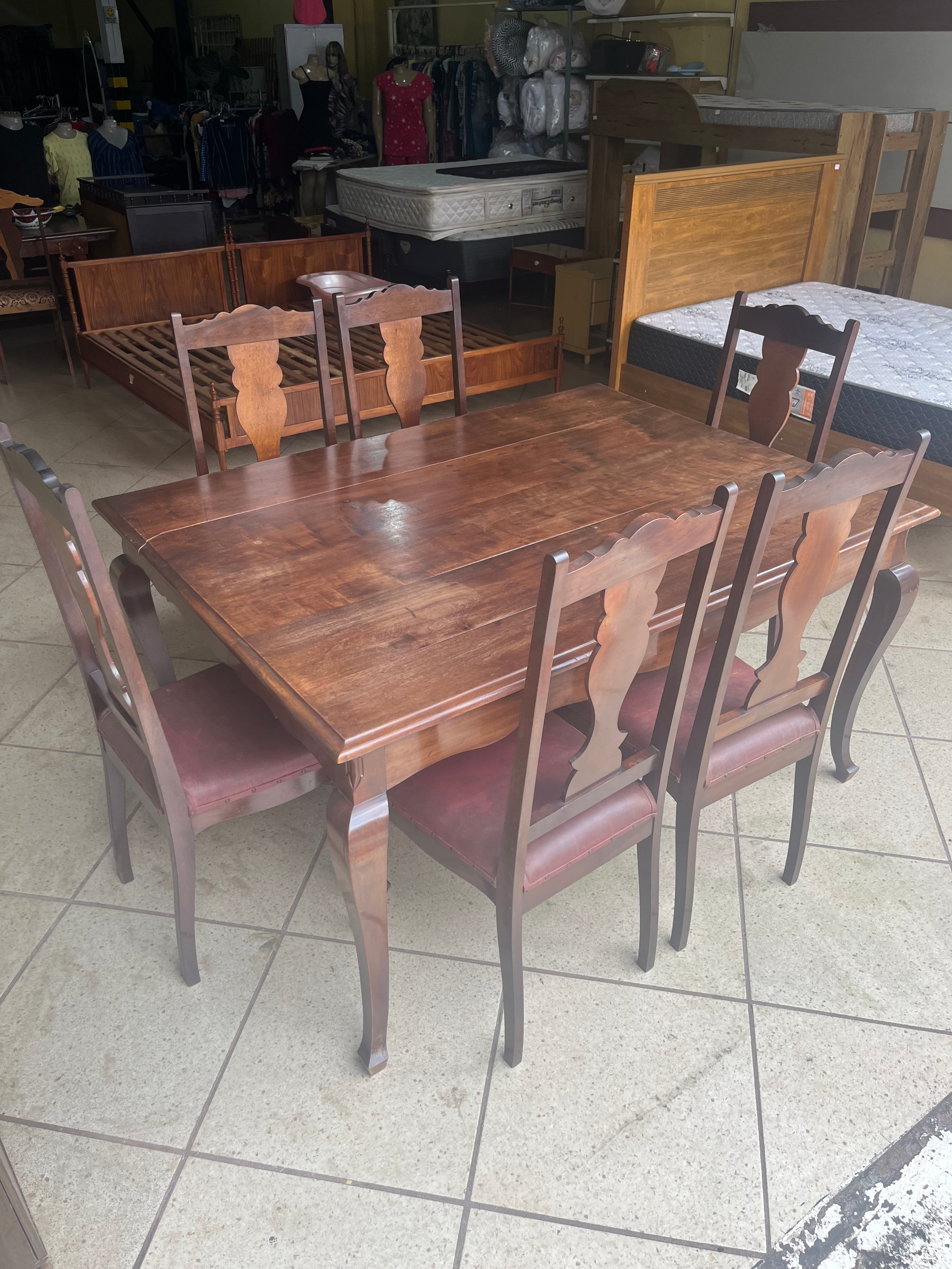 BELÍSSIMO CONJUNTO DE MESA COM 6 CADEIRAS LUÍS XV