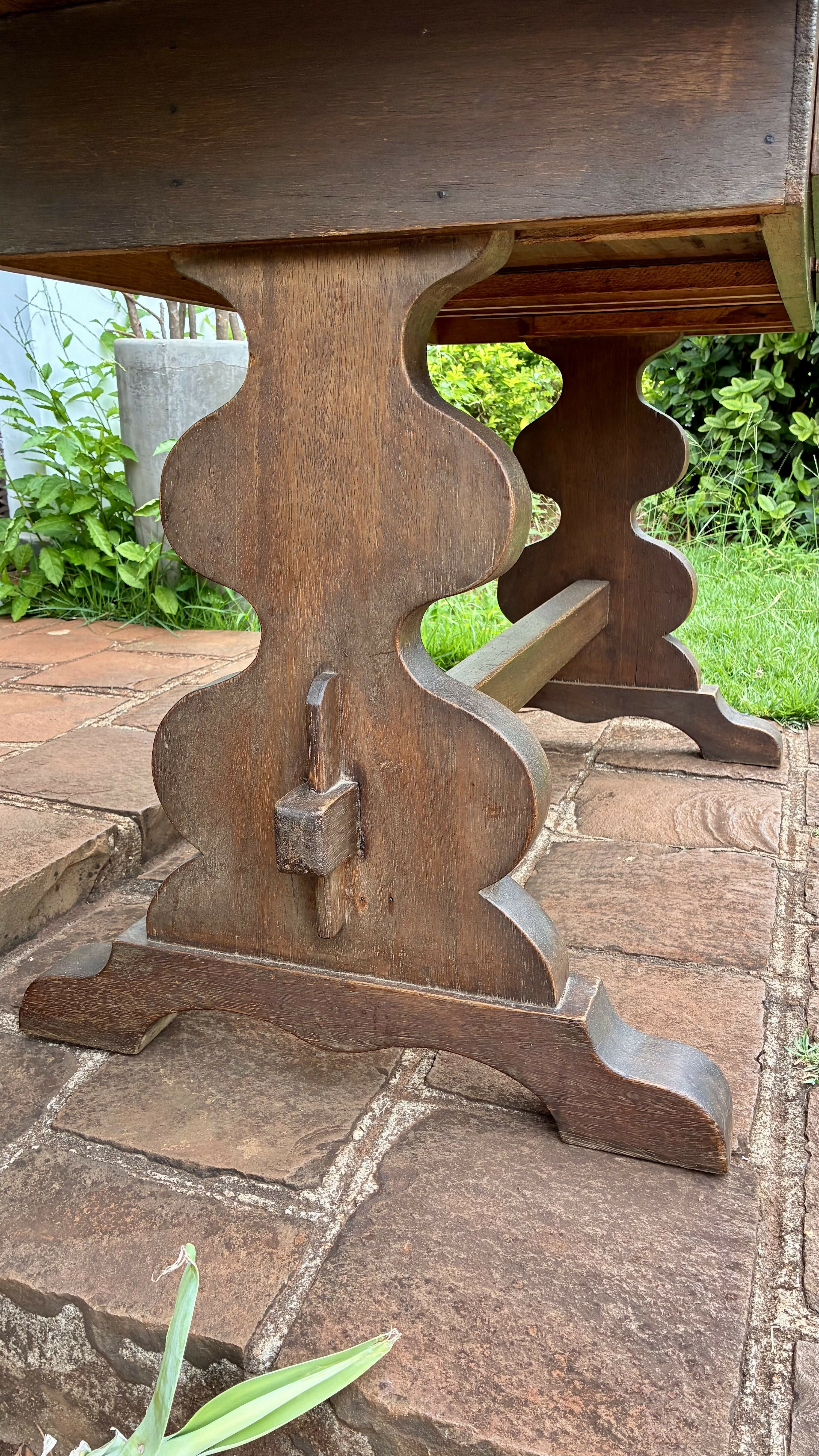 Mesa Rústica em Madeira