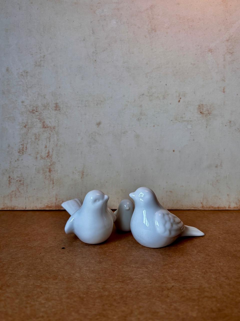 Trio de pássaros em porcelana branca (DMCPS_445)