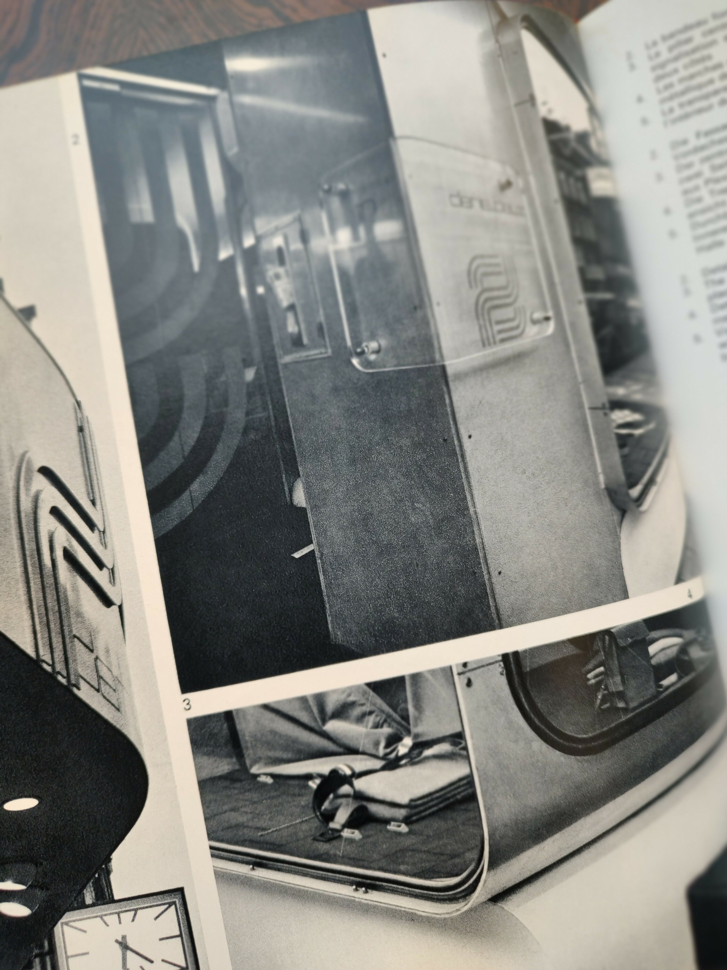 Livro sobre fachadas e vitrines comerciais de 1974 &quot;Devantures / Schaufenster / Shop Fronts&quot;