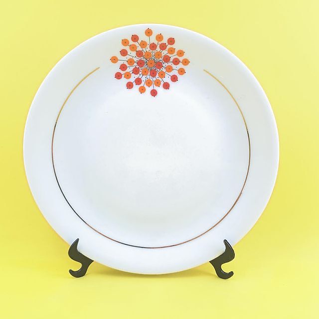 Jogo de chá Porcelana Renner com motivos em laranja e vermelho 