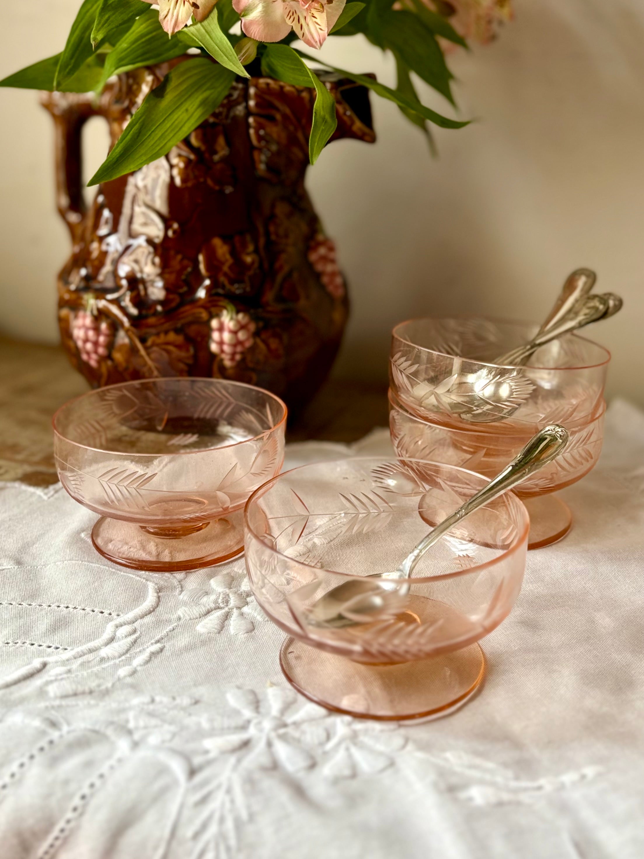 Conjunto para sobremesa em vidro lapidado rosa