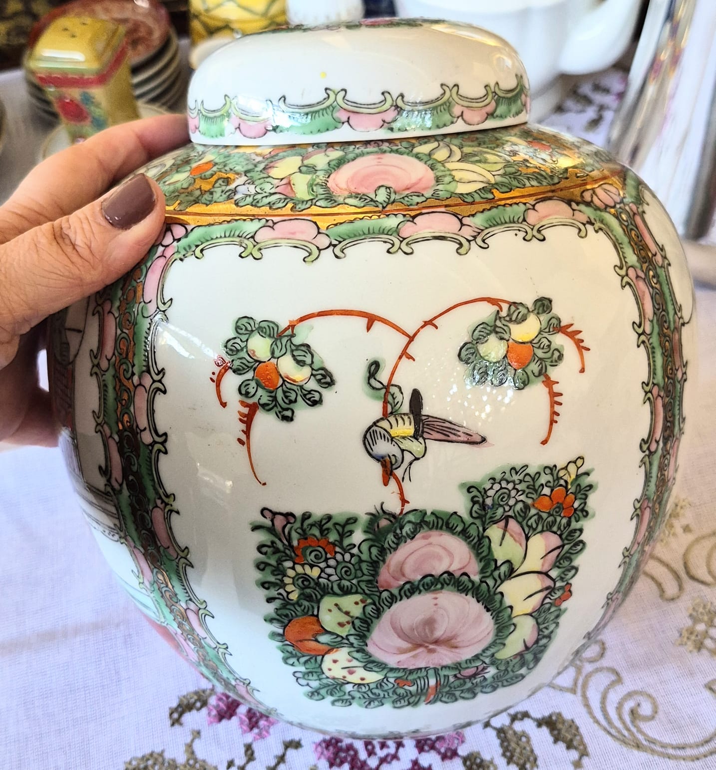 Potiche em porcelana vintage chinesa Família Rosa,  padrão Rose Medallion, lindo. E em perfeitas condições.