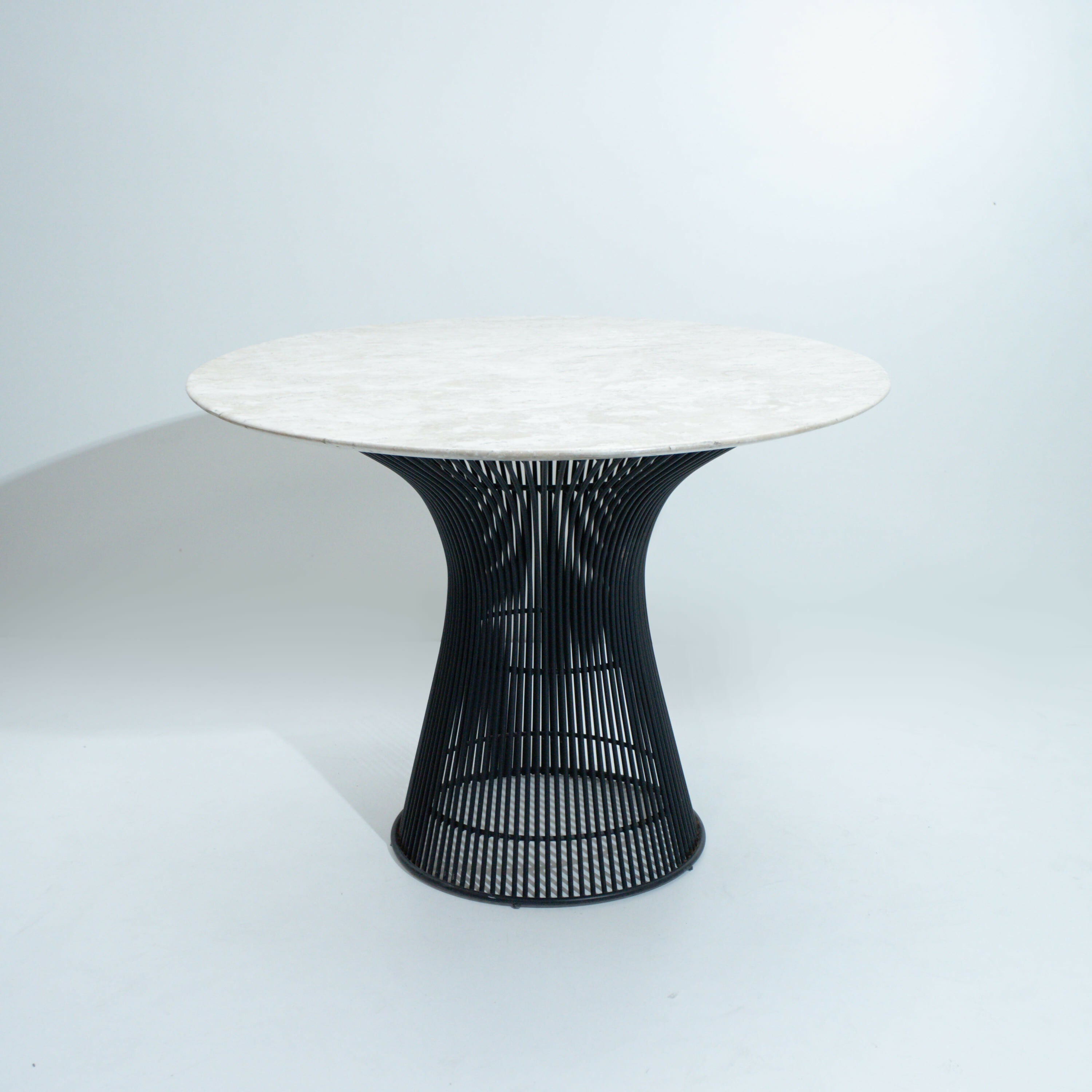 Mesa Warren Platner em metal e mármore