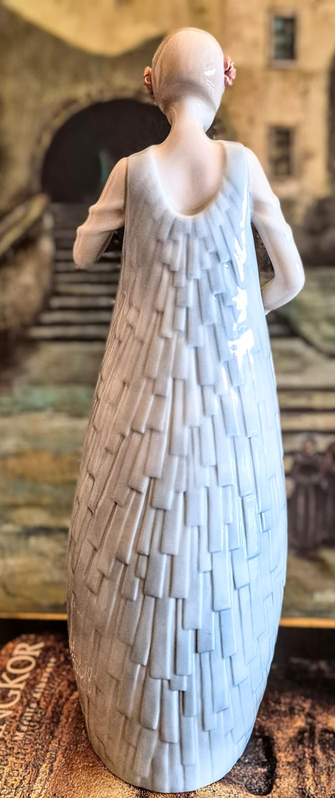 Incrível estatueta vintage Art Déco em porcelana inglesa Royal Doulton, muito rara, da linha Reflections Debut de 1984