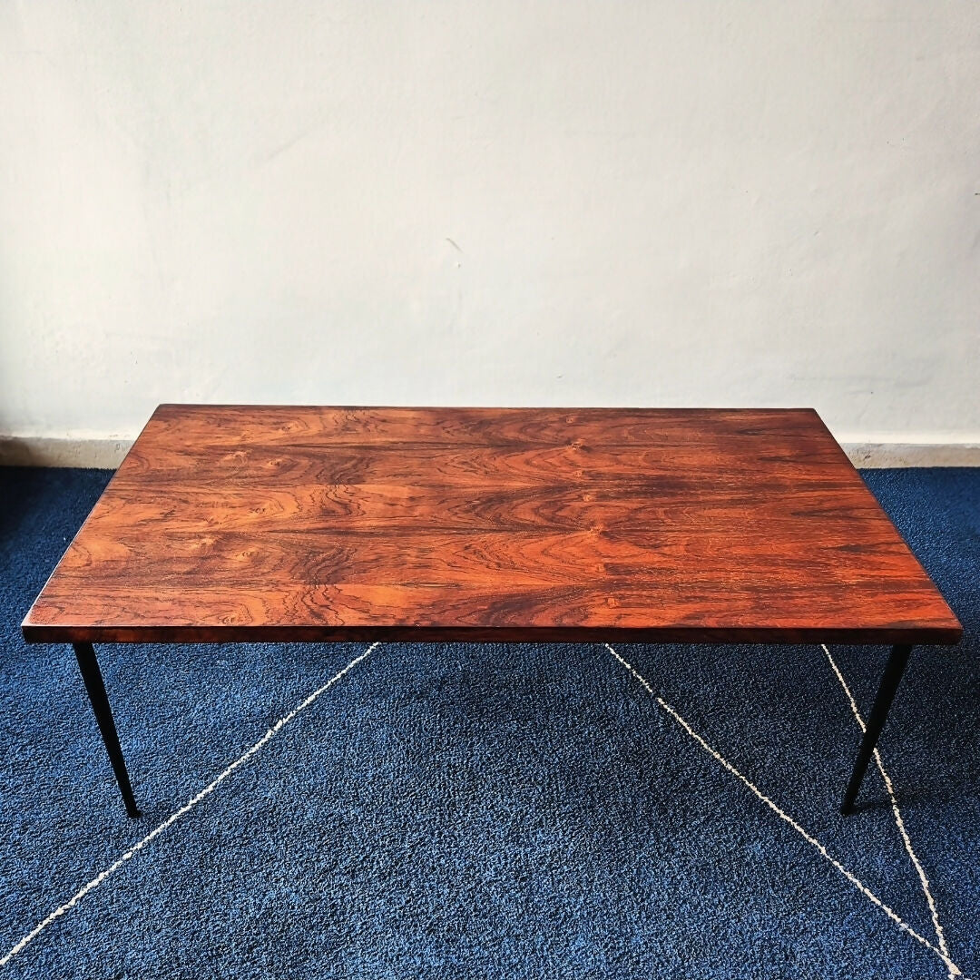 MESA DE CENTRO EM JACARANDÁ E FERRO (ANOS 50)