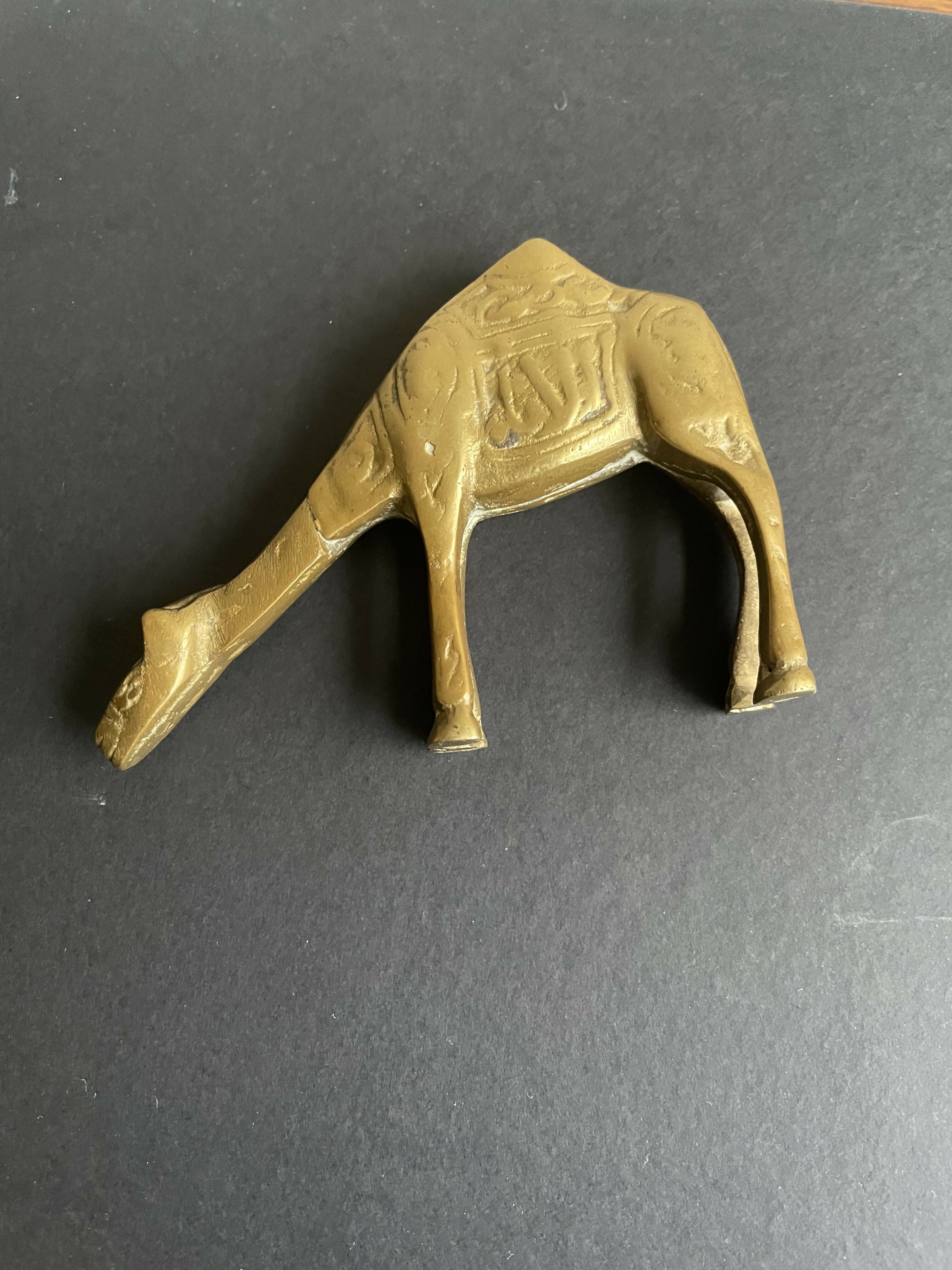 Estatueta Camelo em metal dourado indiano