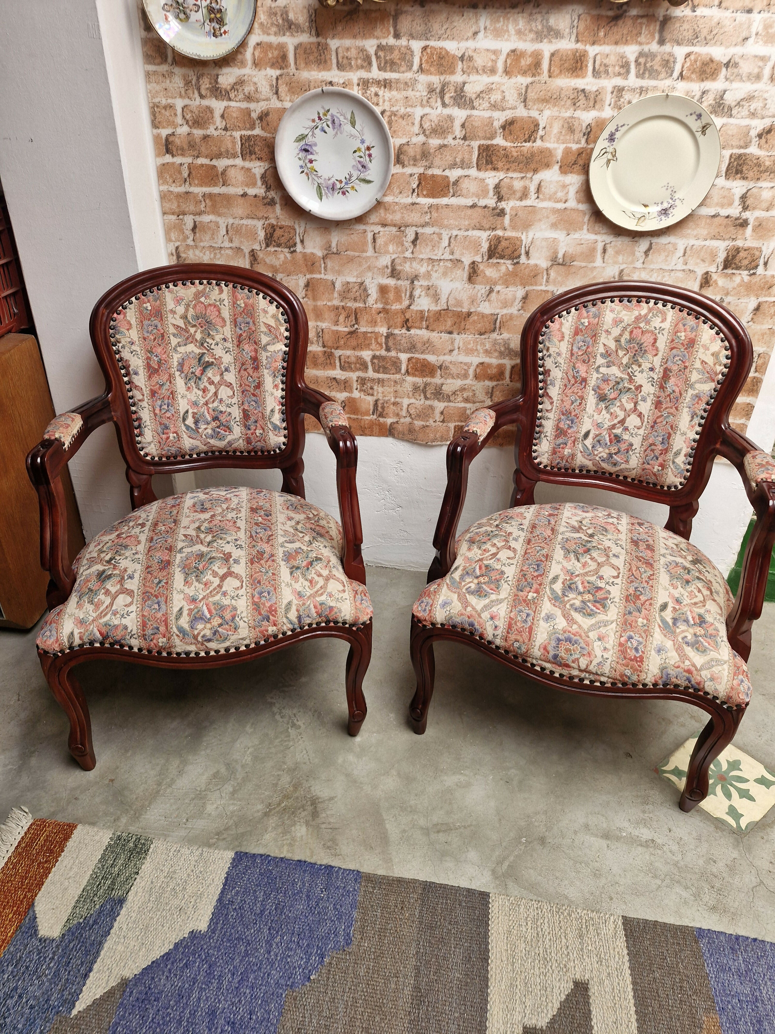 Par de Poltronas Luiz XV