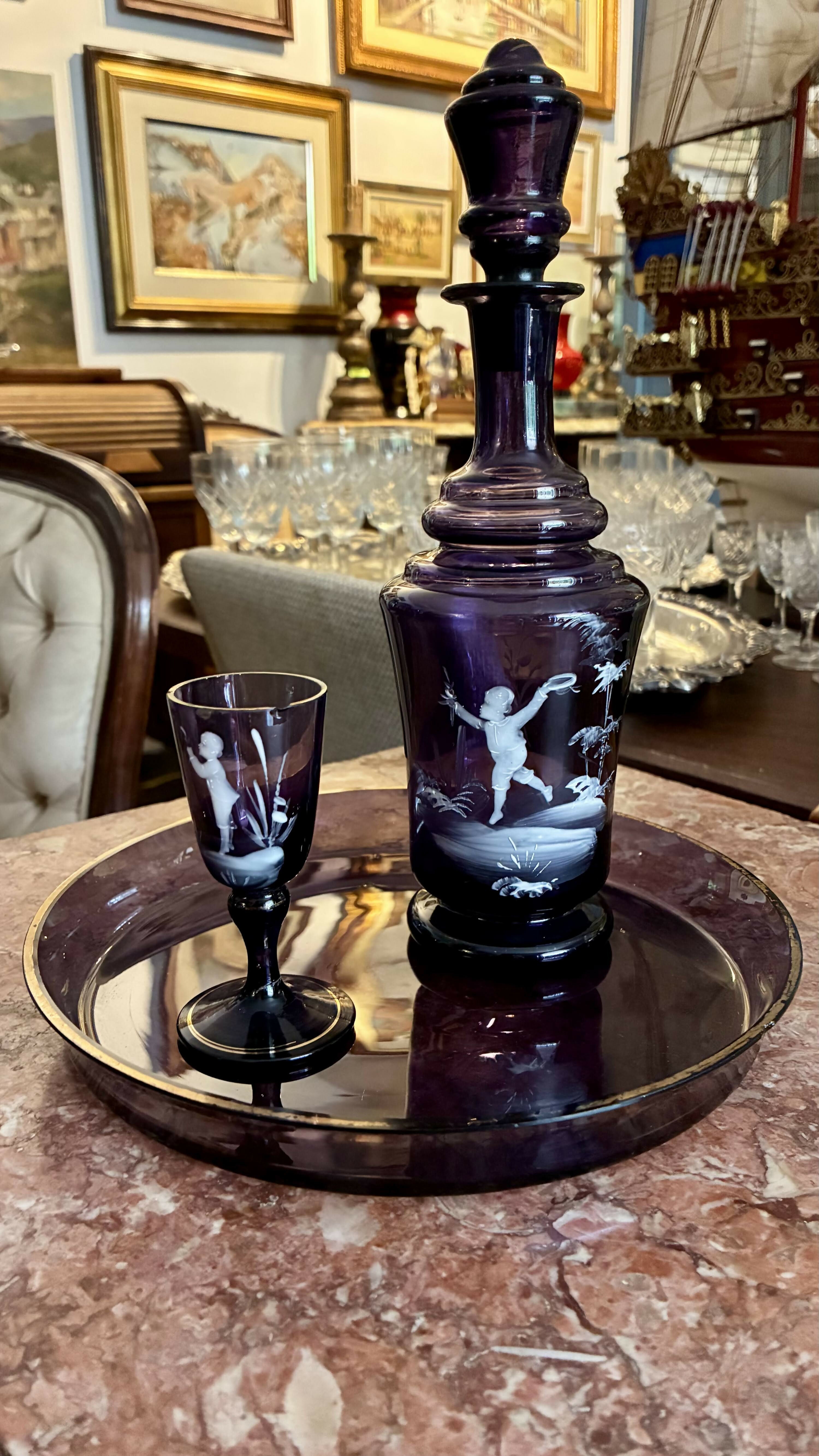 Conjunto de licor roxo estilo "Mary Gregory"
