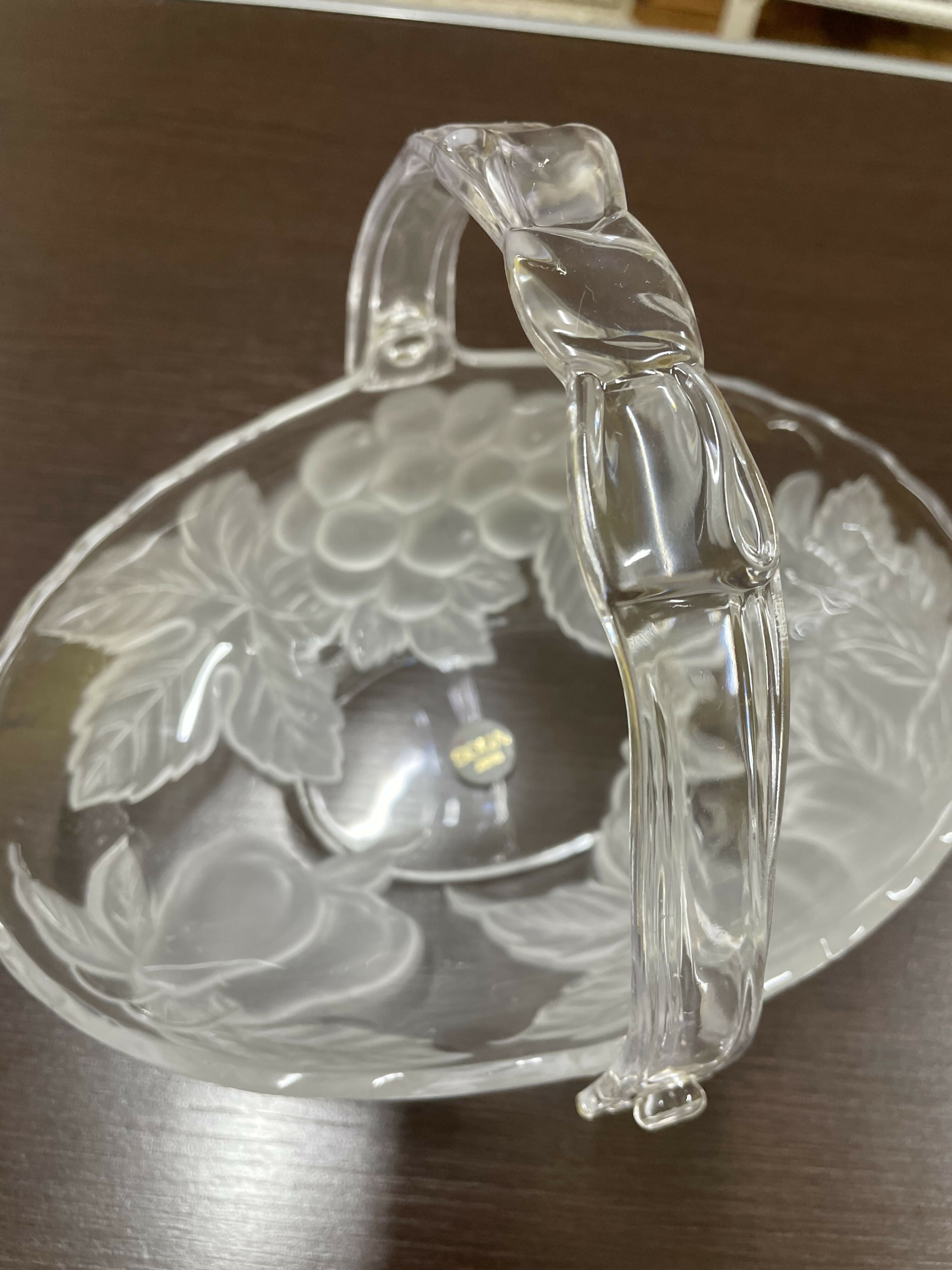 Fruteira lapidada com alça