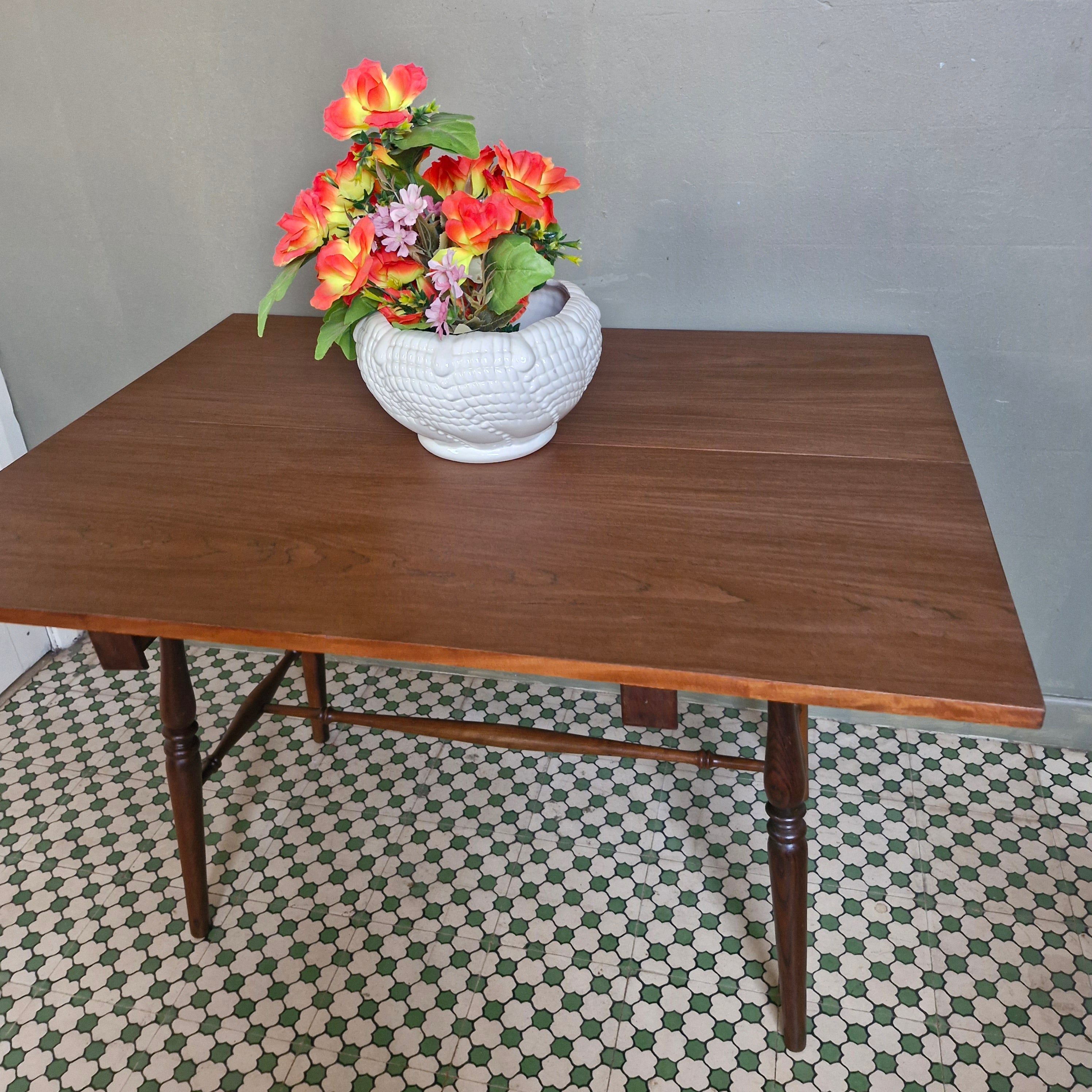 Mesa / Aparador reversivel estilo Inglês