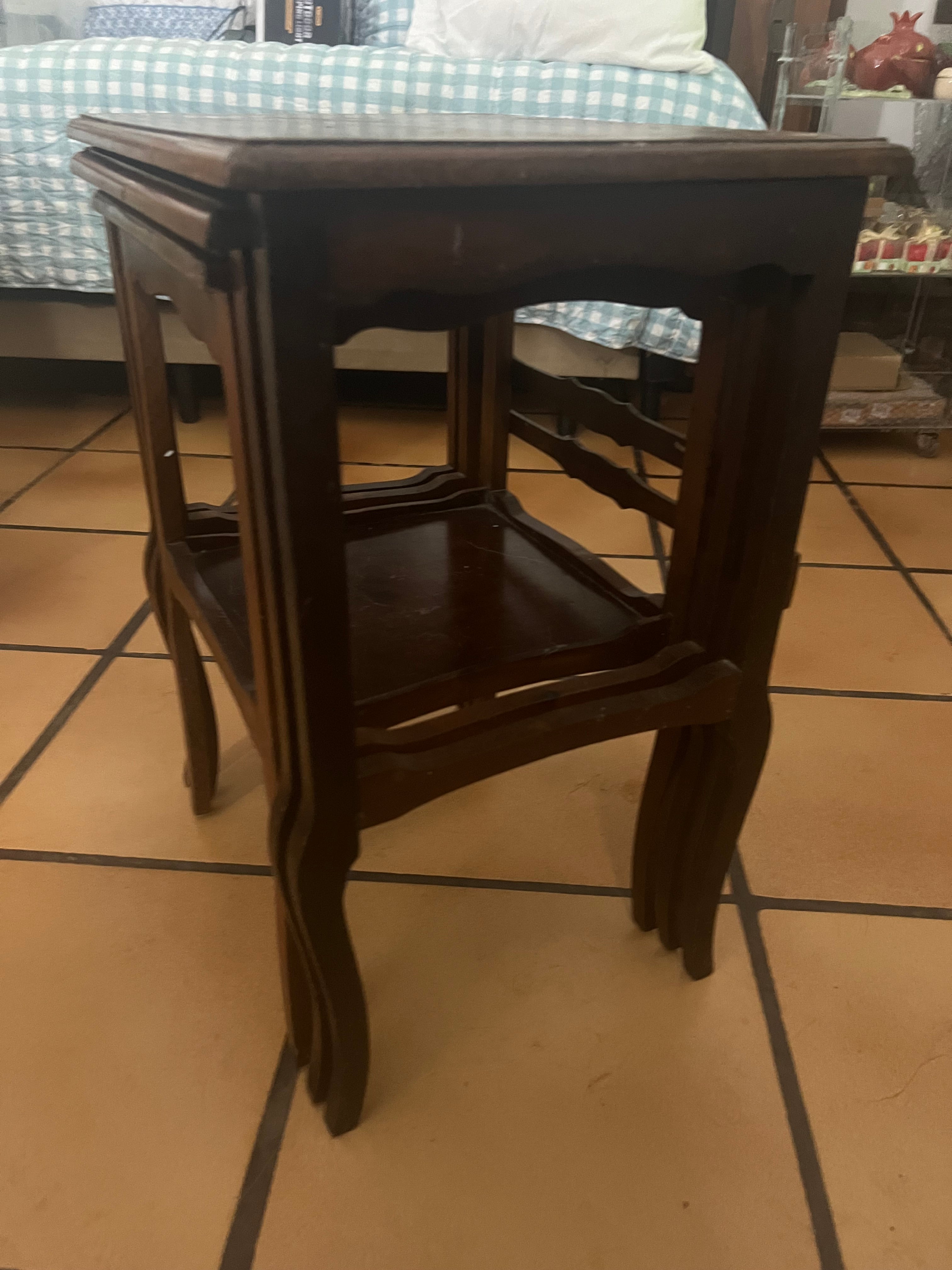 Jogo de 3 Mesas Ninho Vintage em Madeira – Estilo Inglês com Filete Dourado