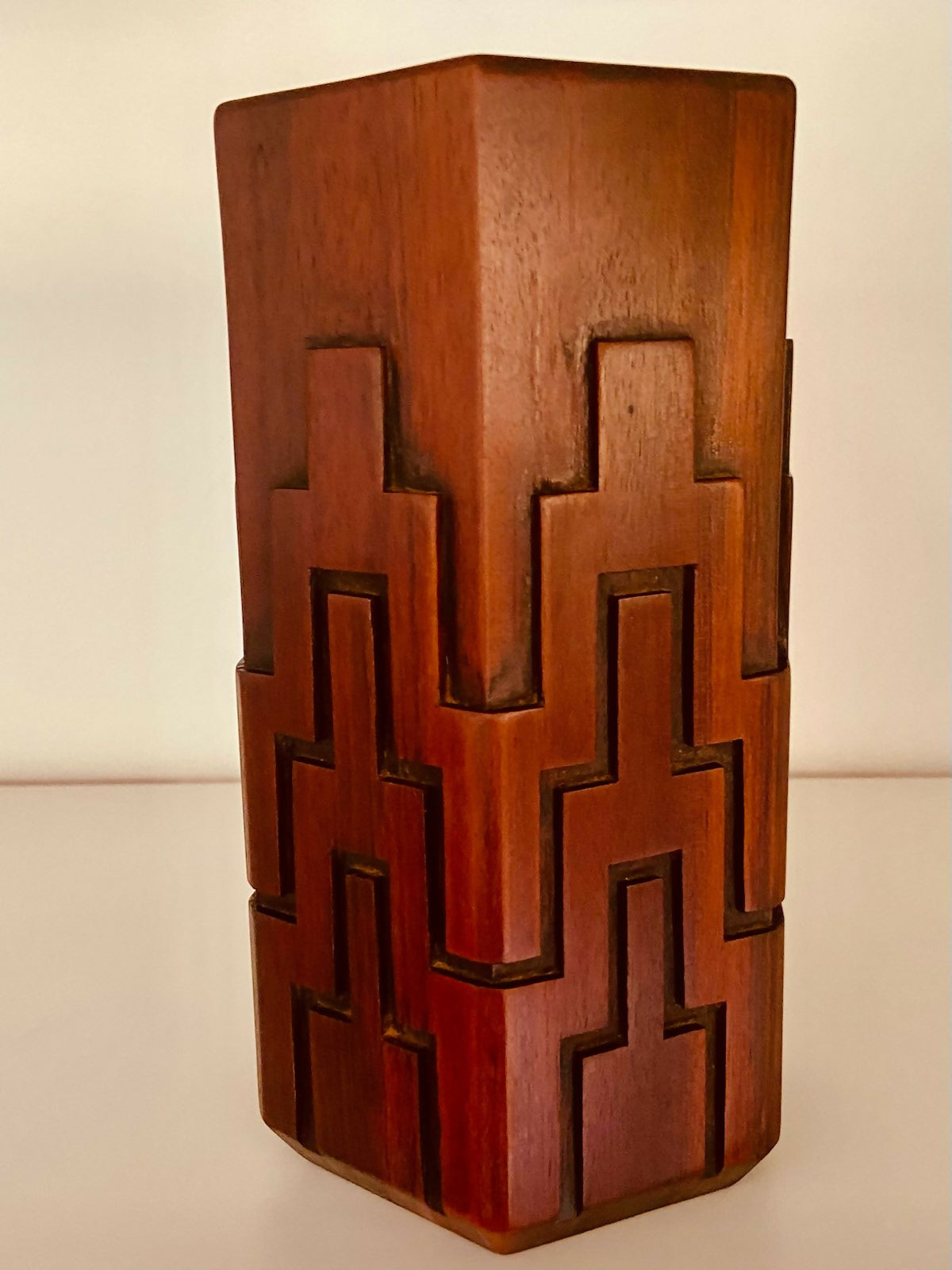 Vaso sextavado em jacarandá (anos 60/70) (DMPS_059)