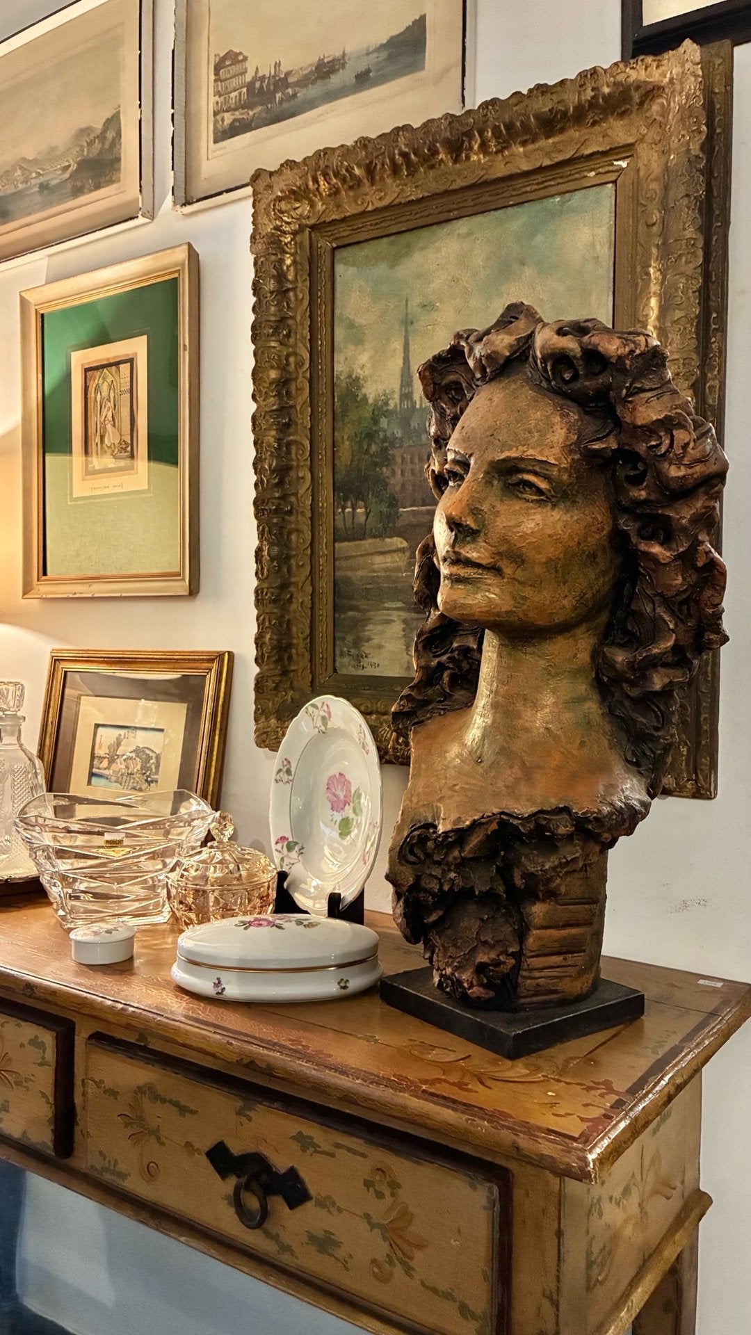 Busto Feminino em Terracota