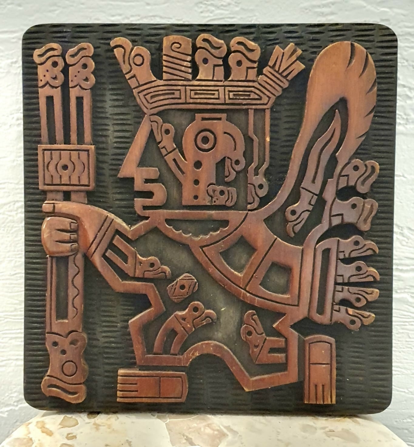 Conjunto de 3 quadros peruanos em madeira entalhada, representando símbolos da cultura pré-hispânica da América Latina. Lindos e impecáveis!