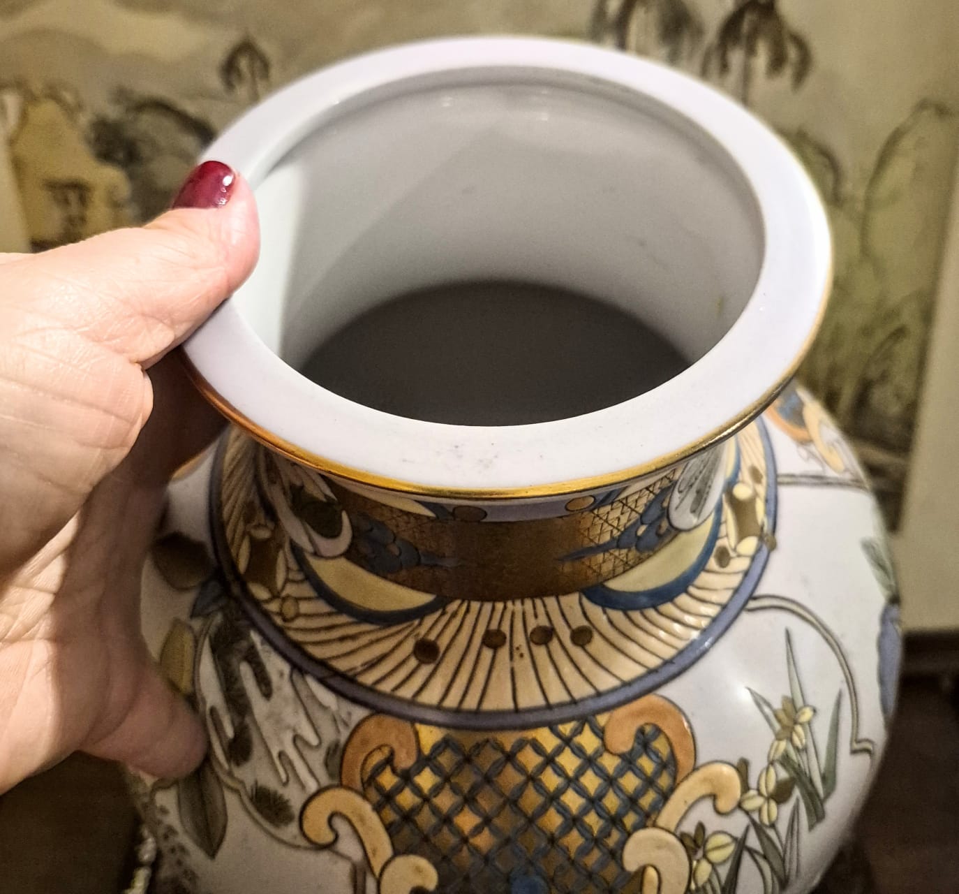  Vaso vintage em cerâmica tailandesa estilo Bejarong.  Lindo e em perfeito estado! Dourações impecáveis.