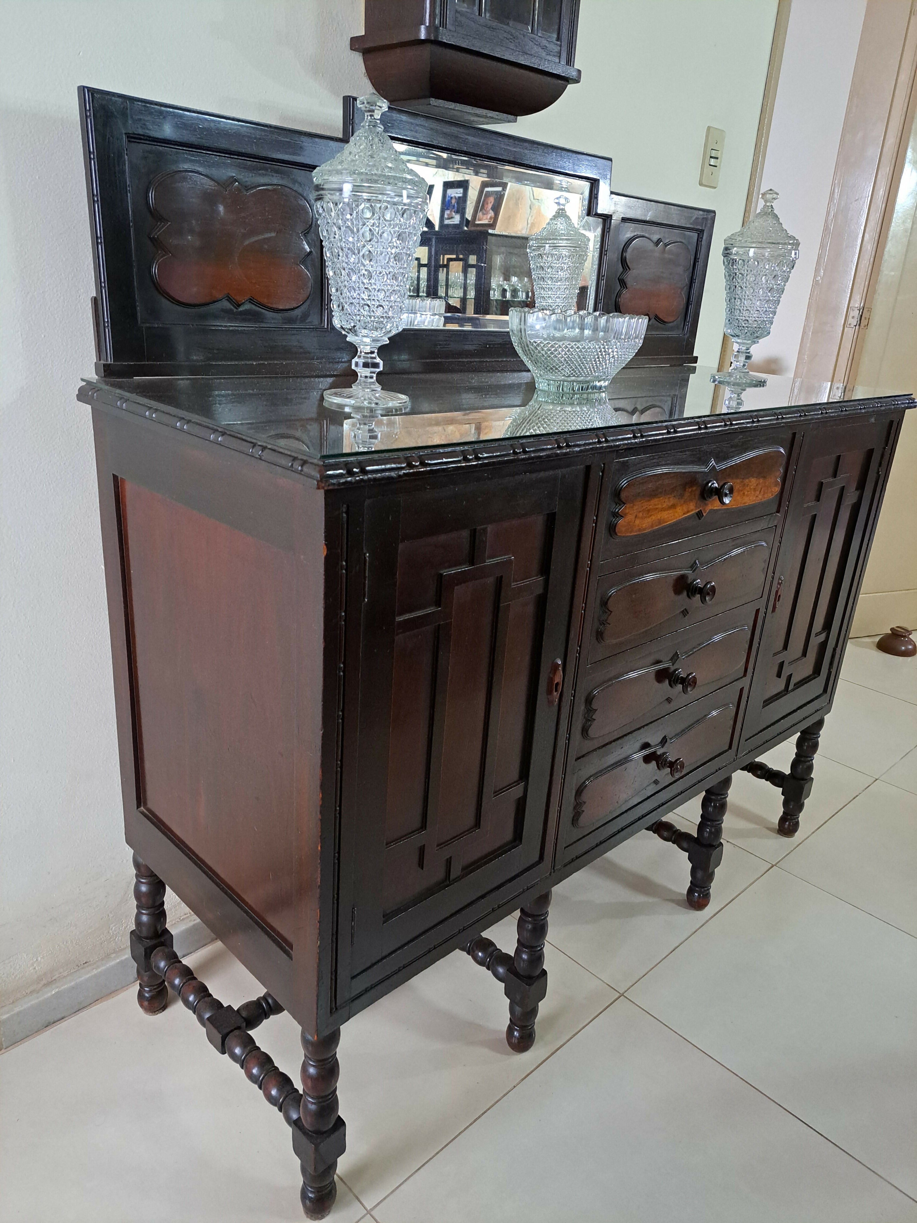 Conjunto de Sala de Jantar em estilo manuelino (14 peças)