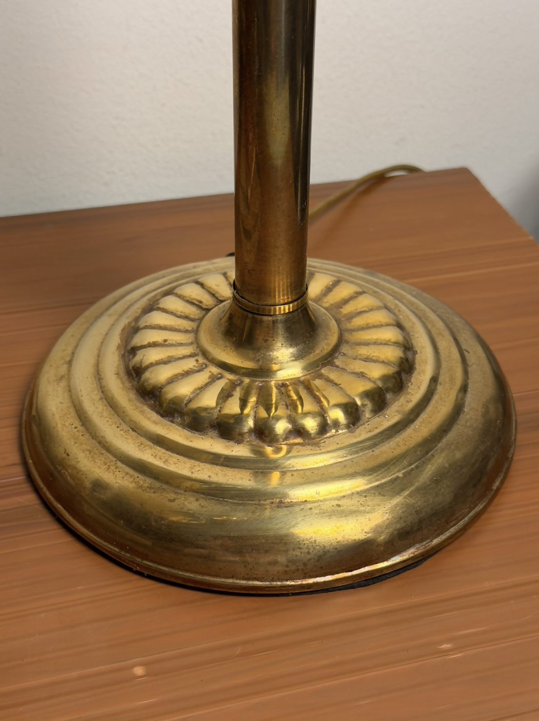 Luminária Estilo Tiffany em Pasta de Vidro Colorido Artesanal Base Latão e Bronze