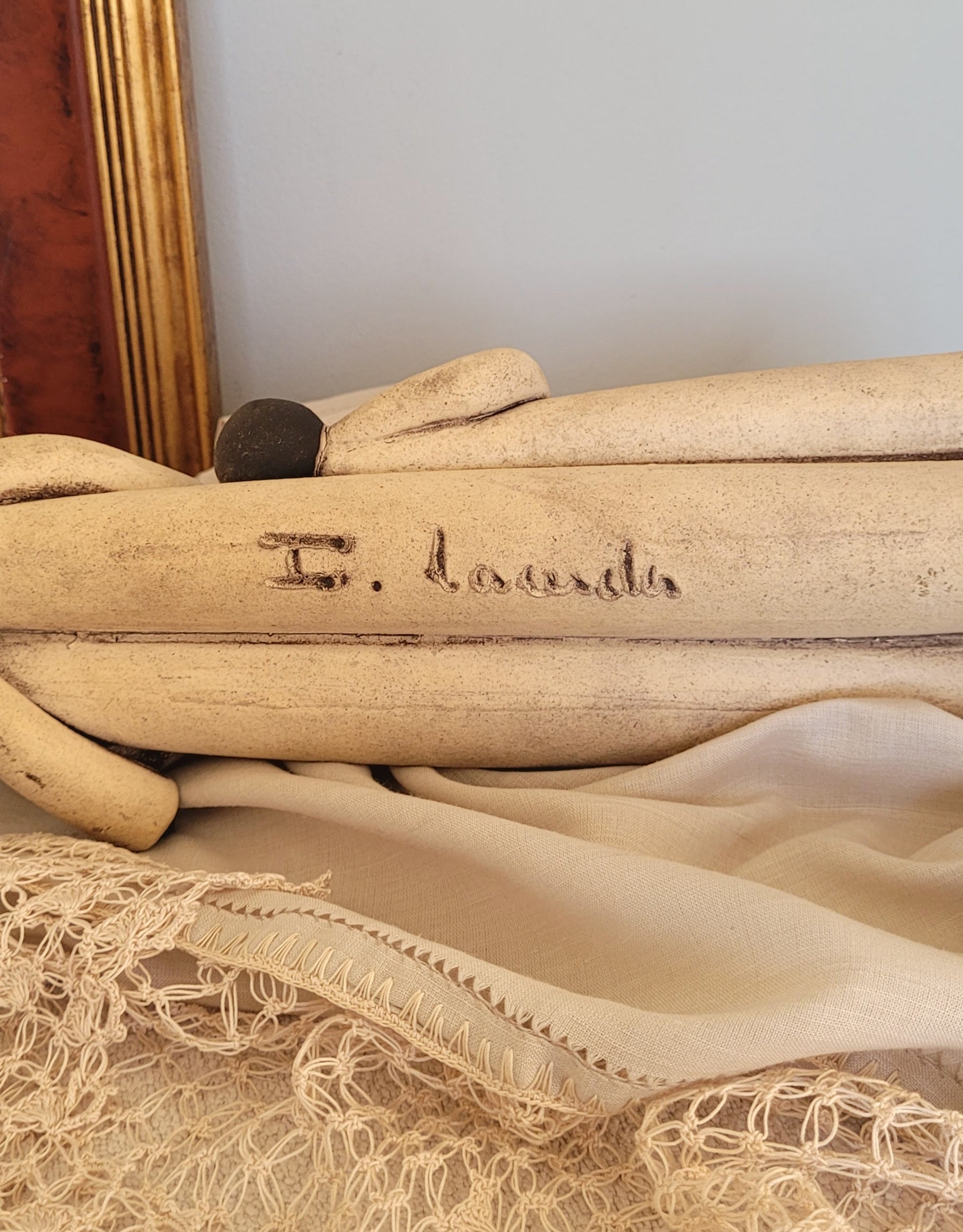 Escultura "A Família" – Isabel Lacerda (Portugal) em argila