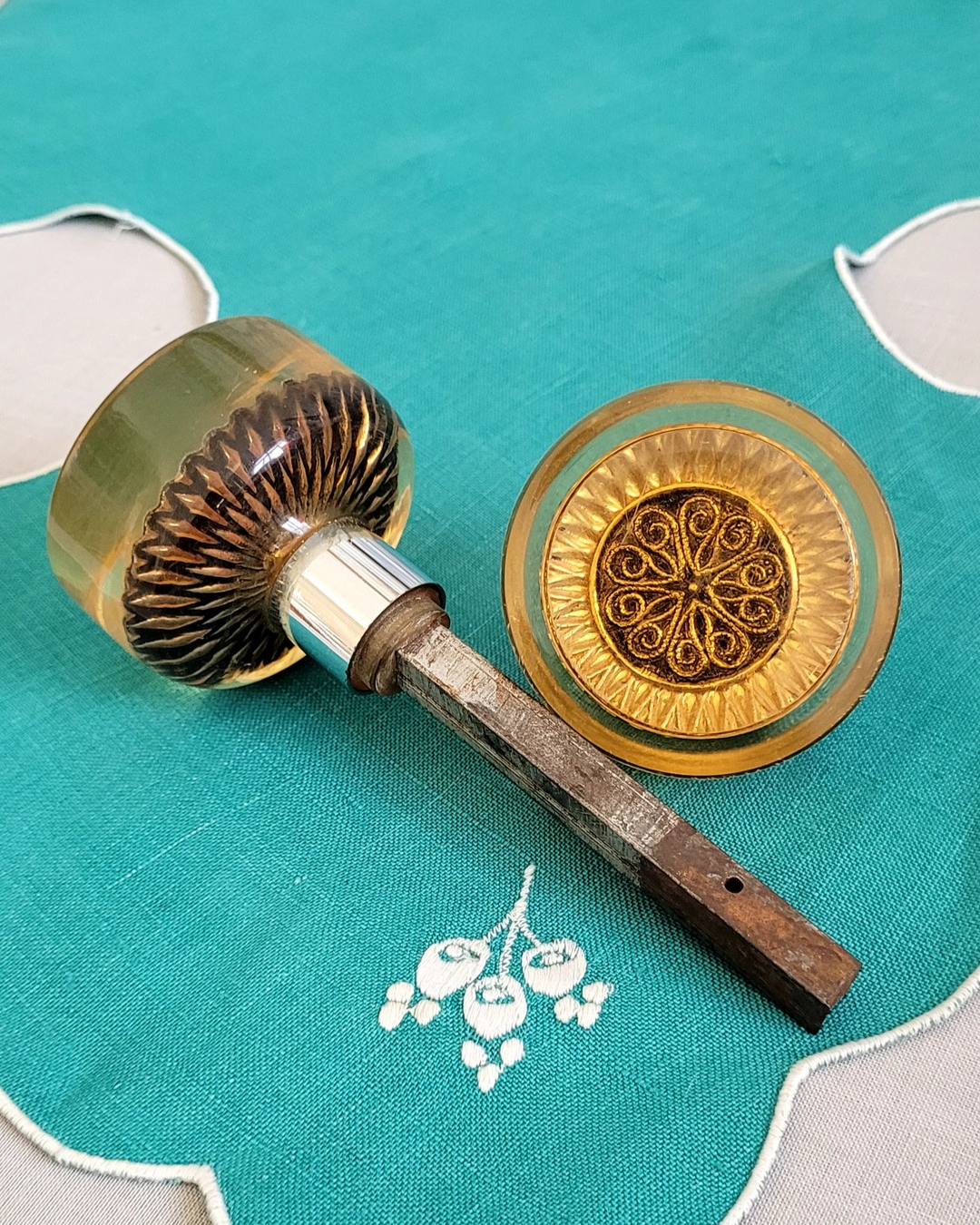 Maçaneta Mid Century de Acrílico Completa