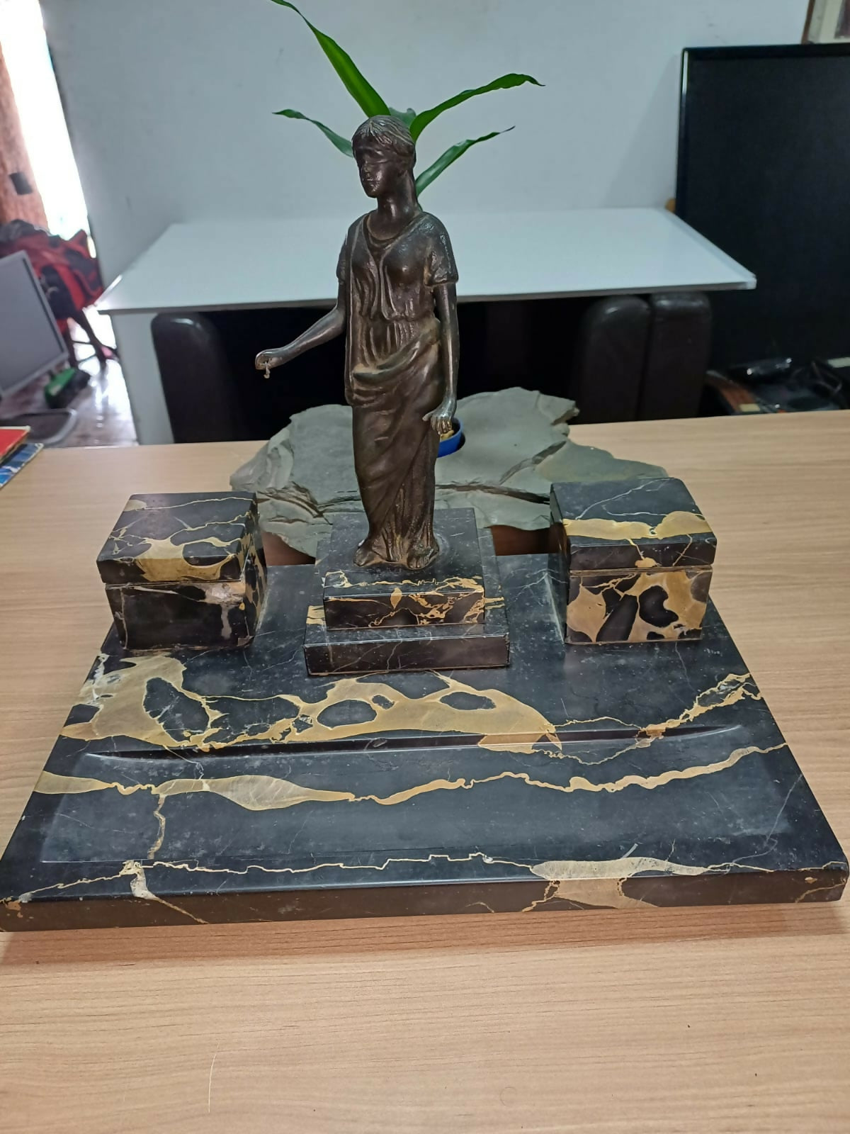 Tinteiro Mármore Portoro e Bronze (1569)