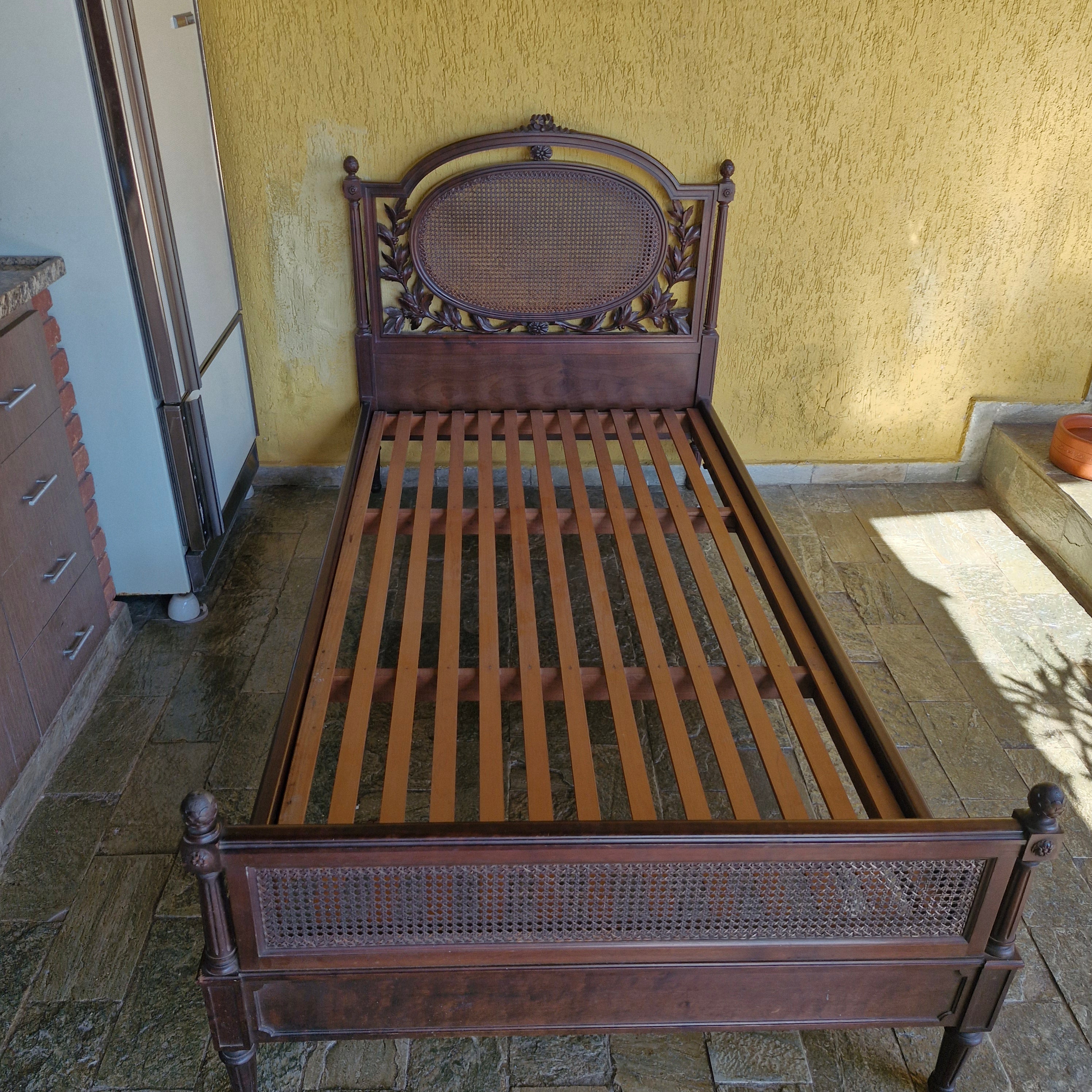 Cama Solteiro em Jacaranda Bahia e Palhinha natural