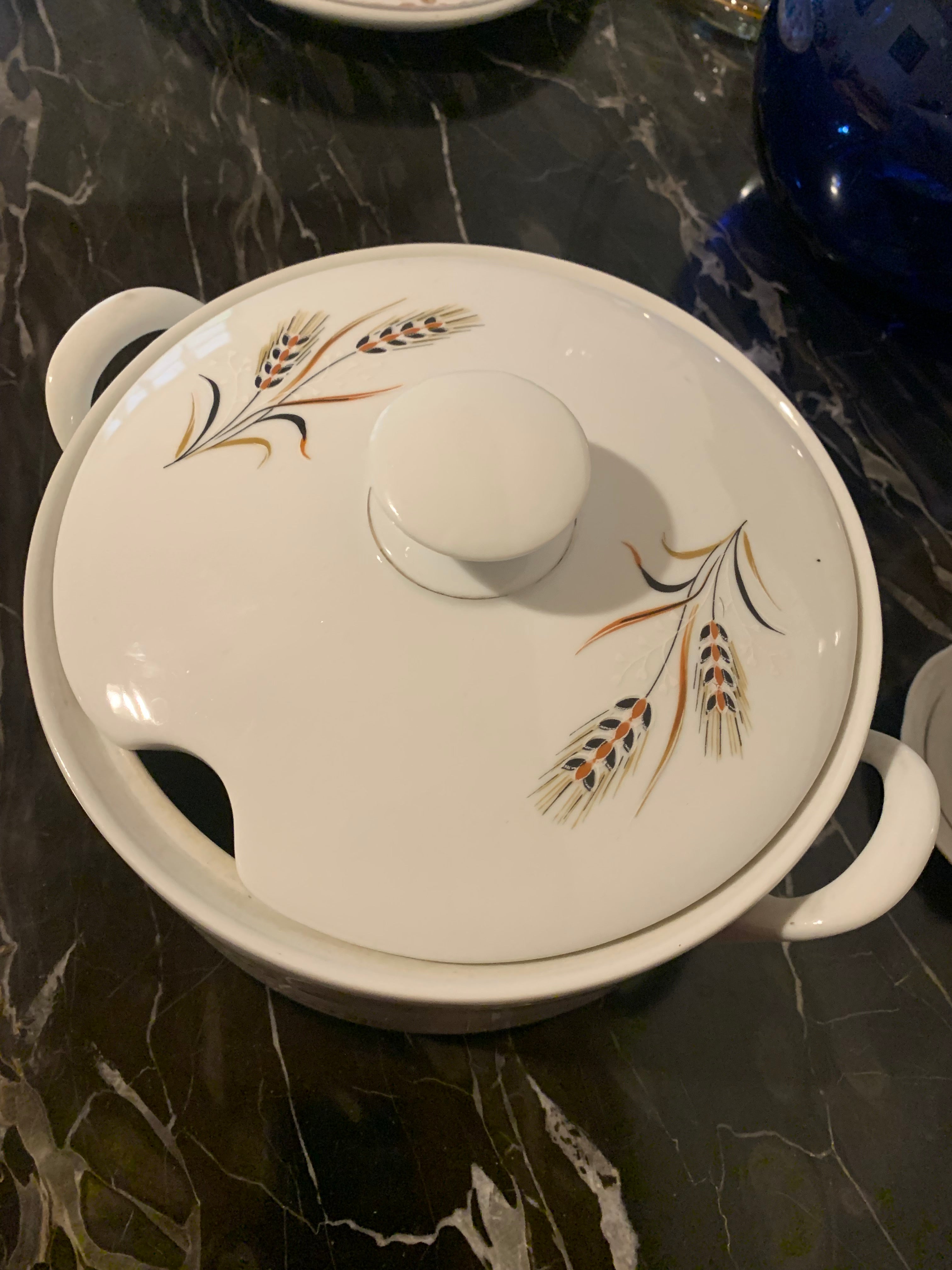 Linda sopeira em porcelana Real com desenho de Trigo 