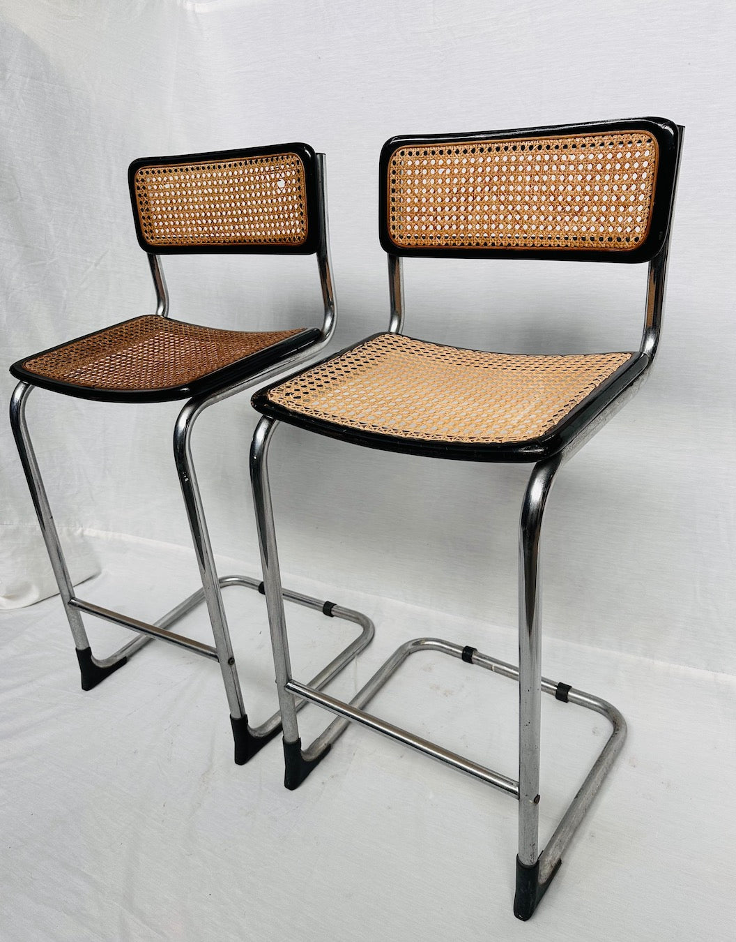 Par de Bancos de Bar Modelo Cesca – Marcel Breuer