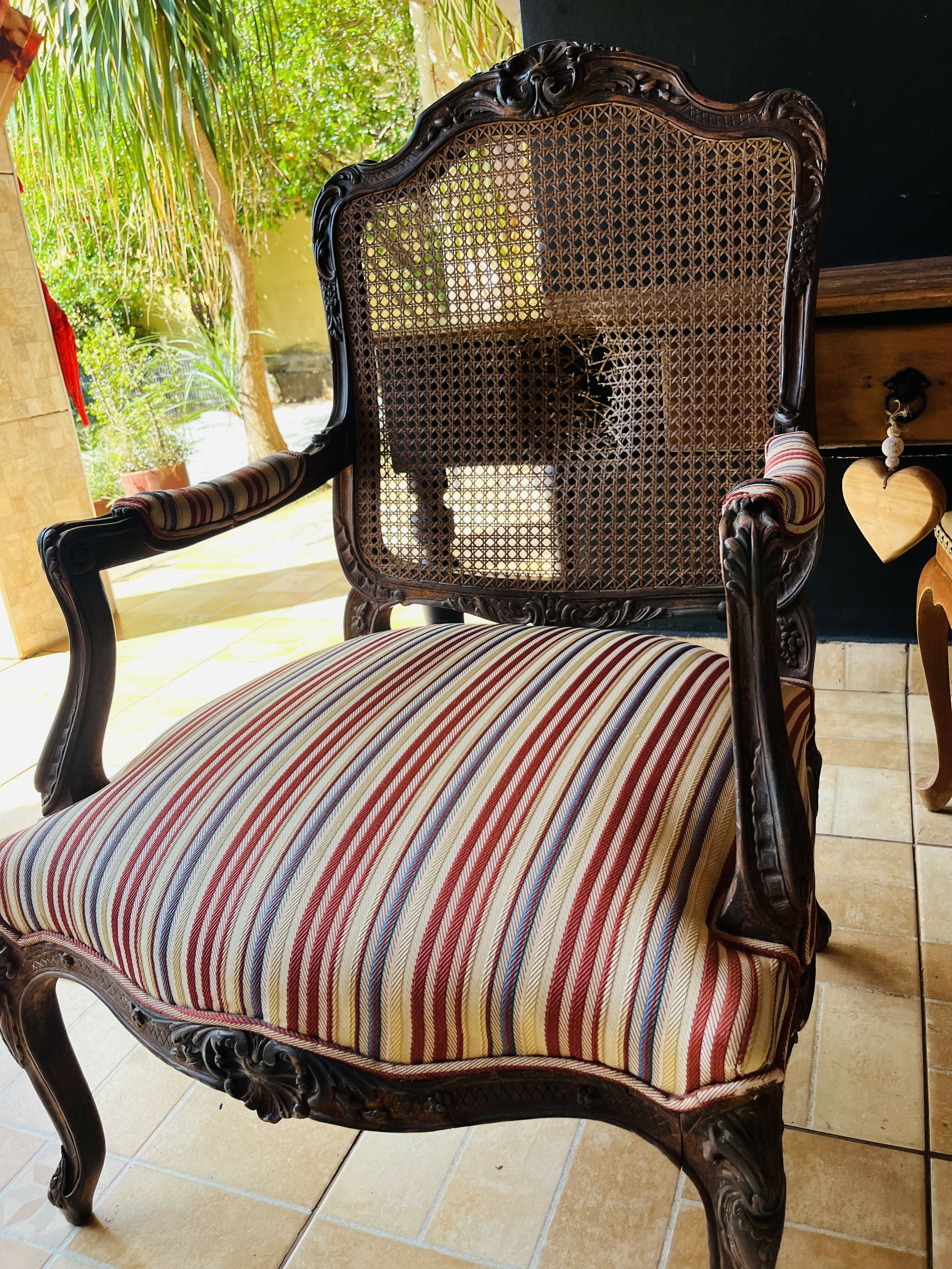 Poltrona Medalhão Luís XV palhinha