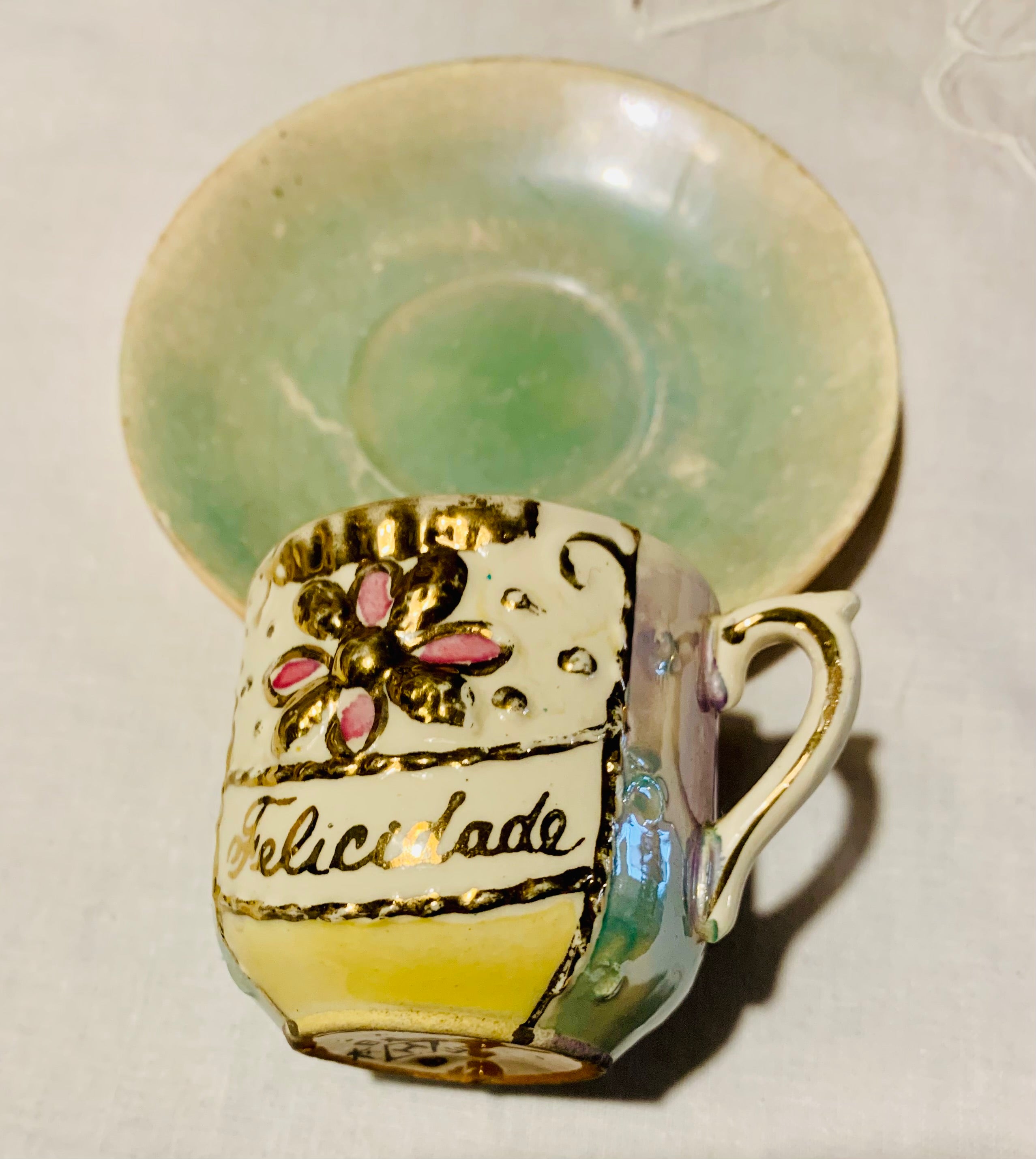 Raríssima xicara de café Isabelina em porcelana