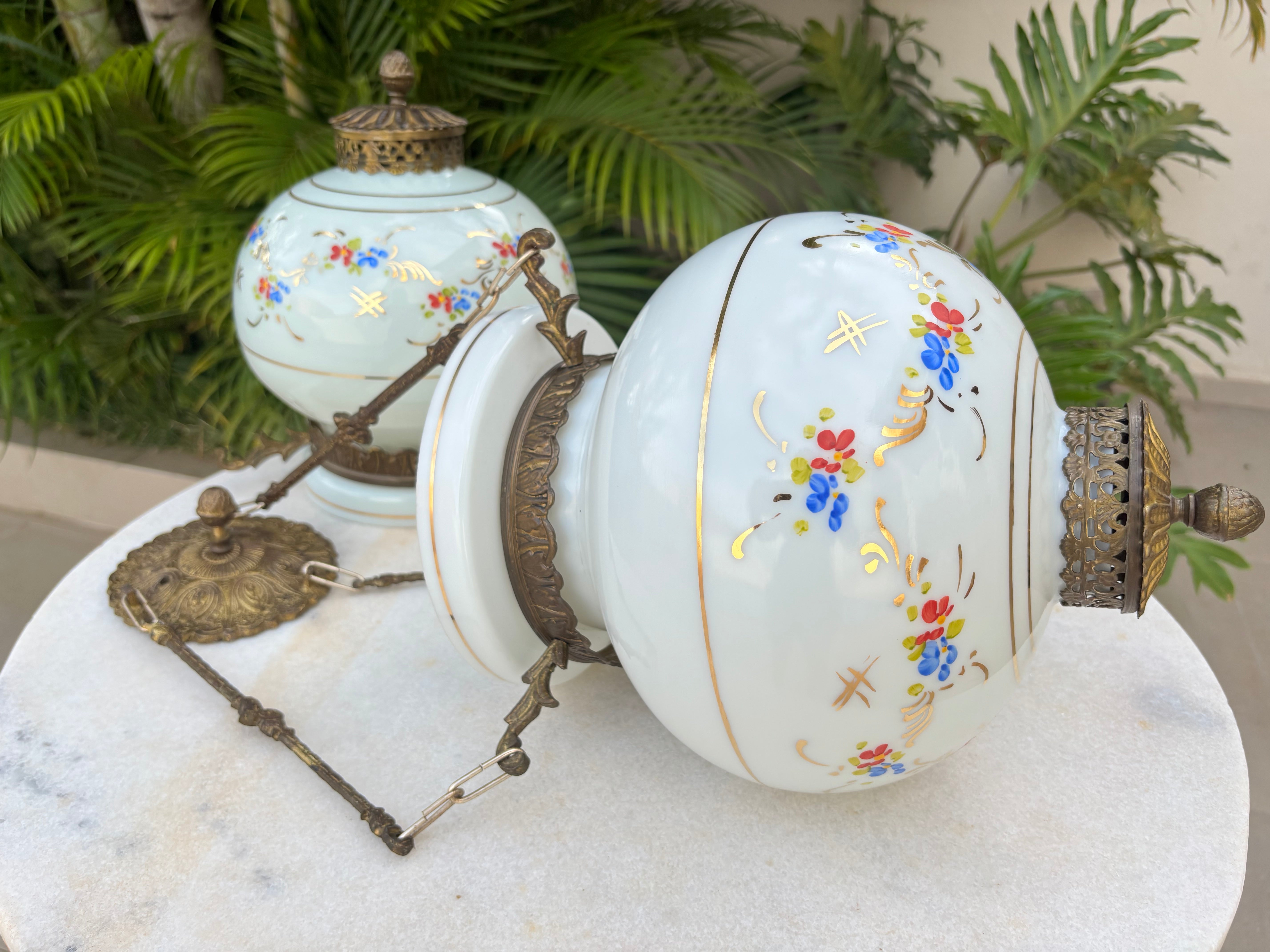 Raro Lustre Antigo em Vidro Opalino Estilo Francês – Anos 50