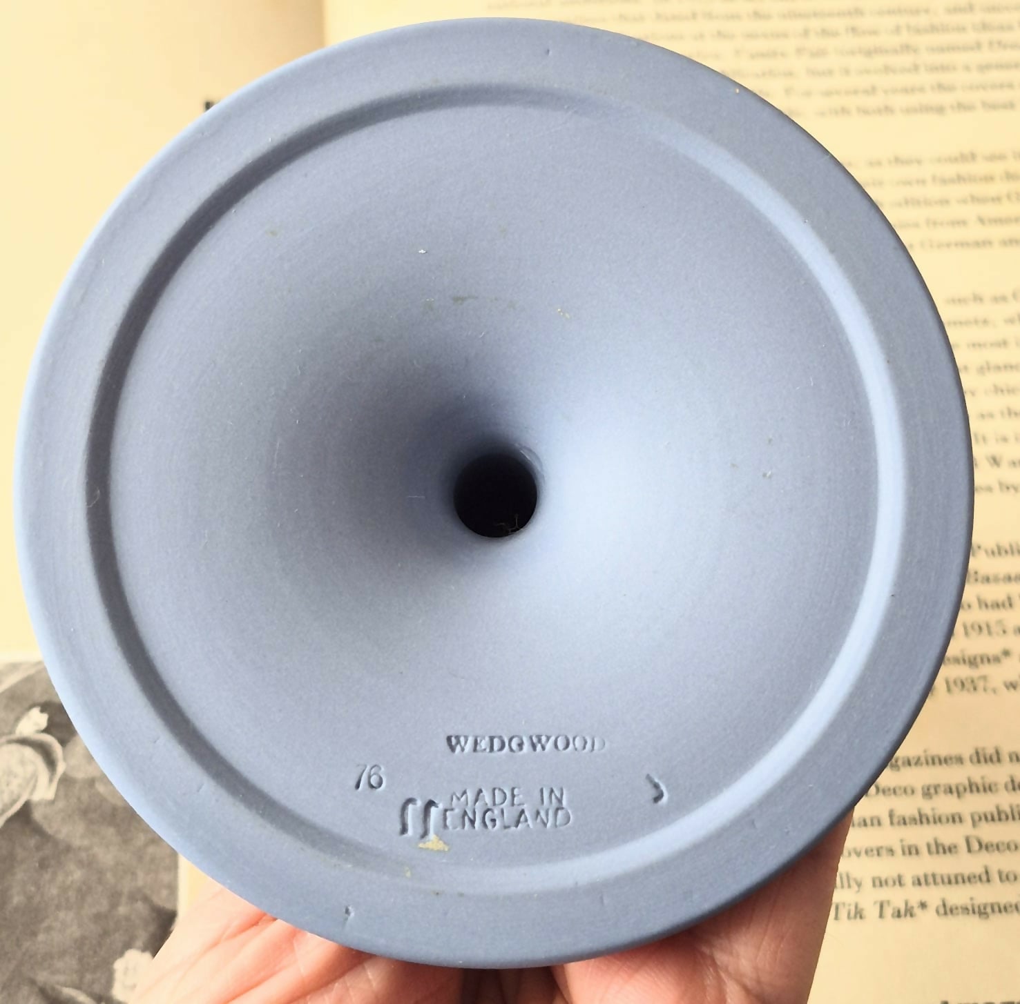 Castiçal em jasperware inglês Wedgwood, lindíssimo e impecável!