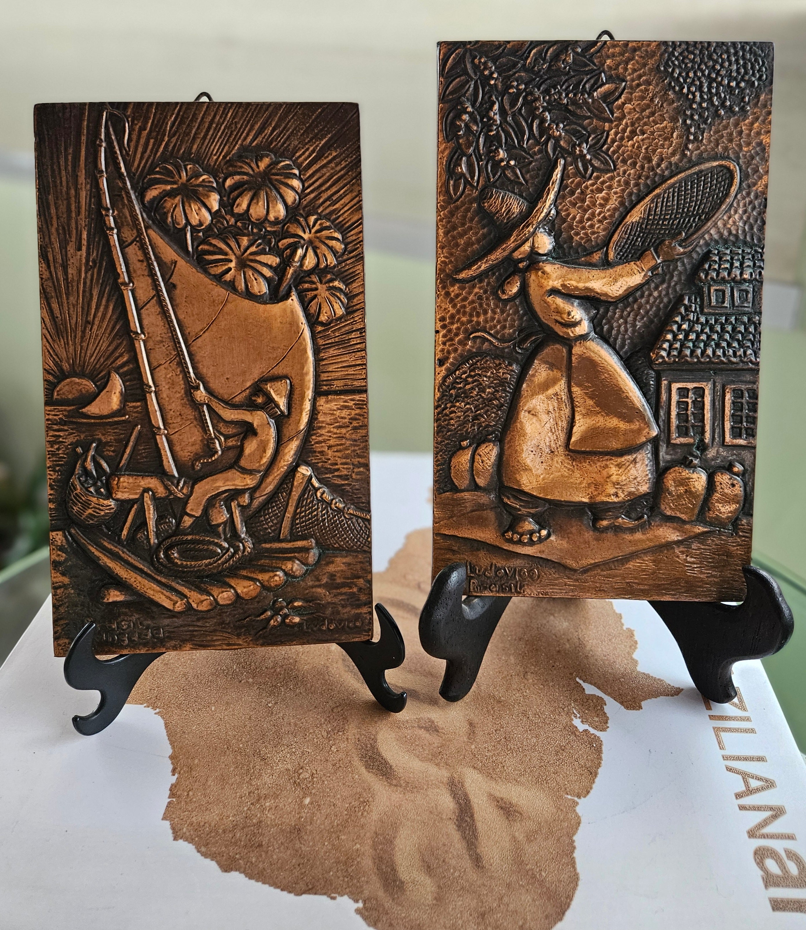 Quadros Vintage em Cobre Repujado - Par - Assinados Ludovico (Cobrarte, Anos 70)