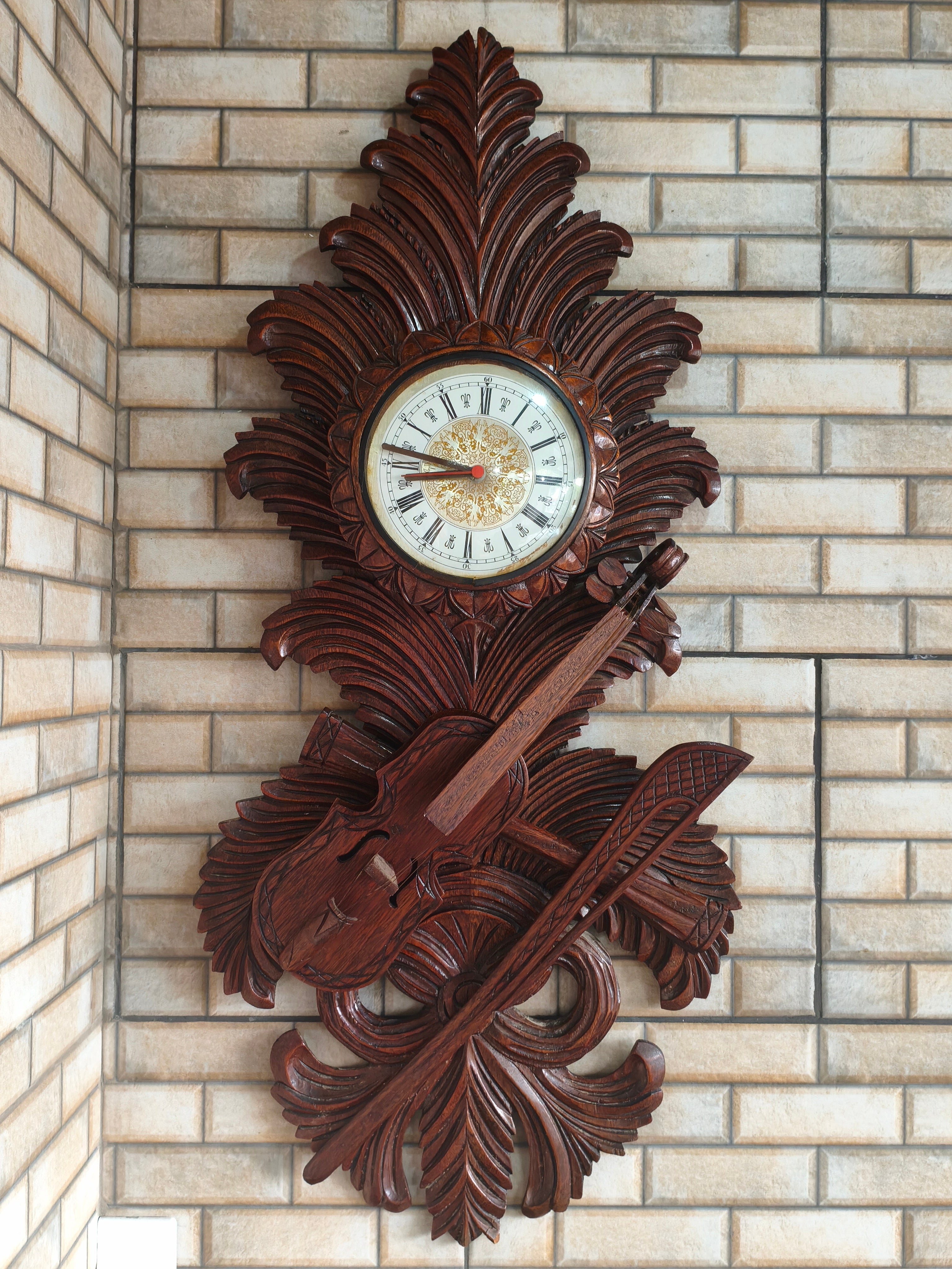 Relógio de parede em madeira maciça - Violino