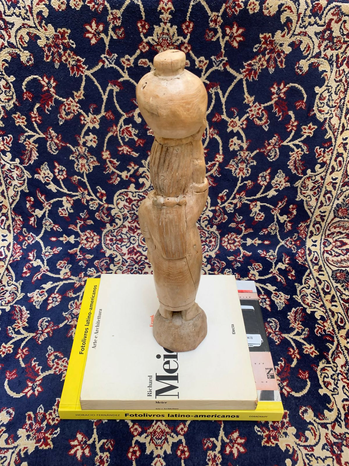 Escultura em Madeira — Figura com Vaso | Arte Popular Brasileira · Piauí