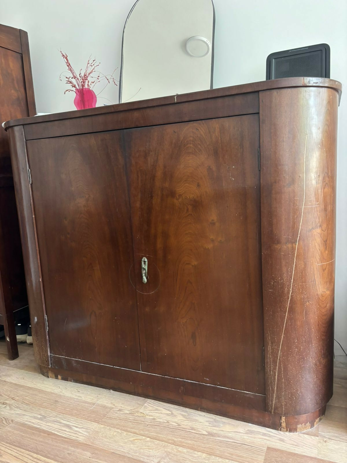 Aparador / sapateira laterais curvas