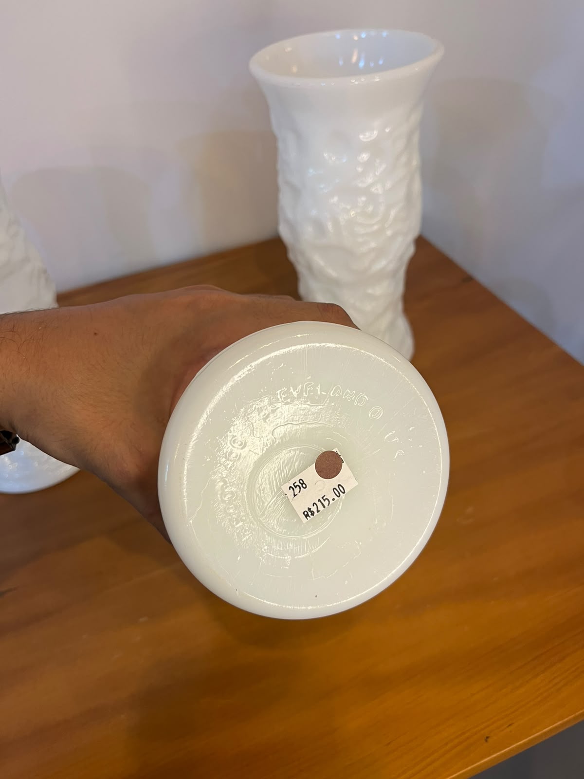 Trio de vasos em vidro opalino branco E.O. Brody Co. – Made In USA – 24 cm