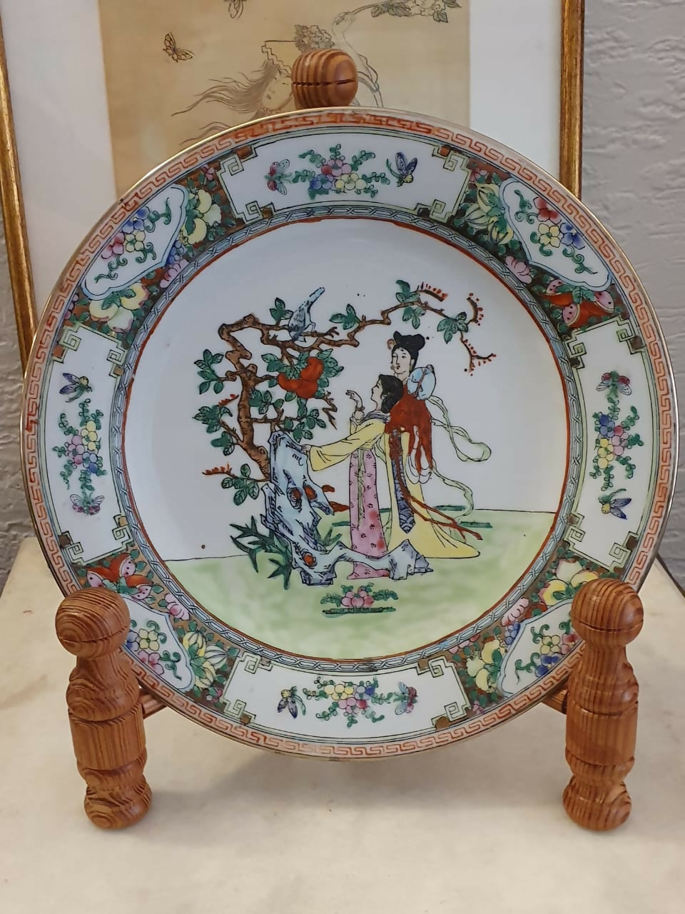Pratos decorativos em porcelana chinesa. Pintados à mão e muito bem conservados e lindos!