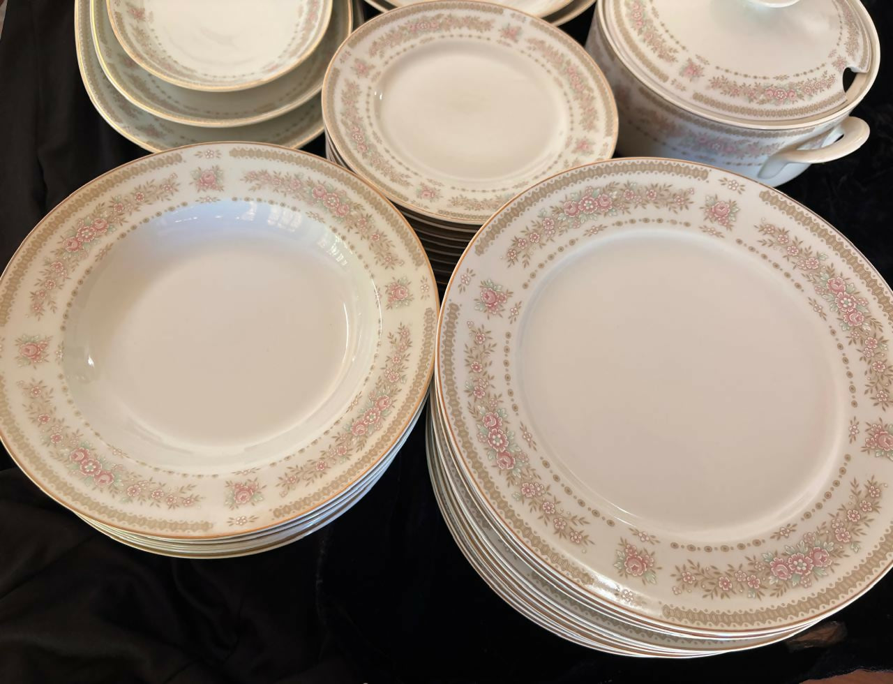 Aparelho de jantar Porcelana Real.