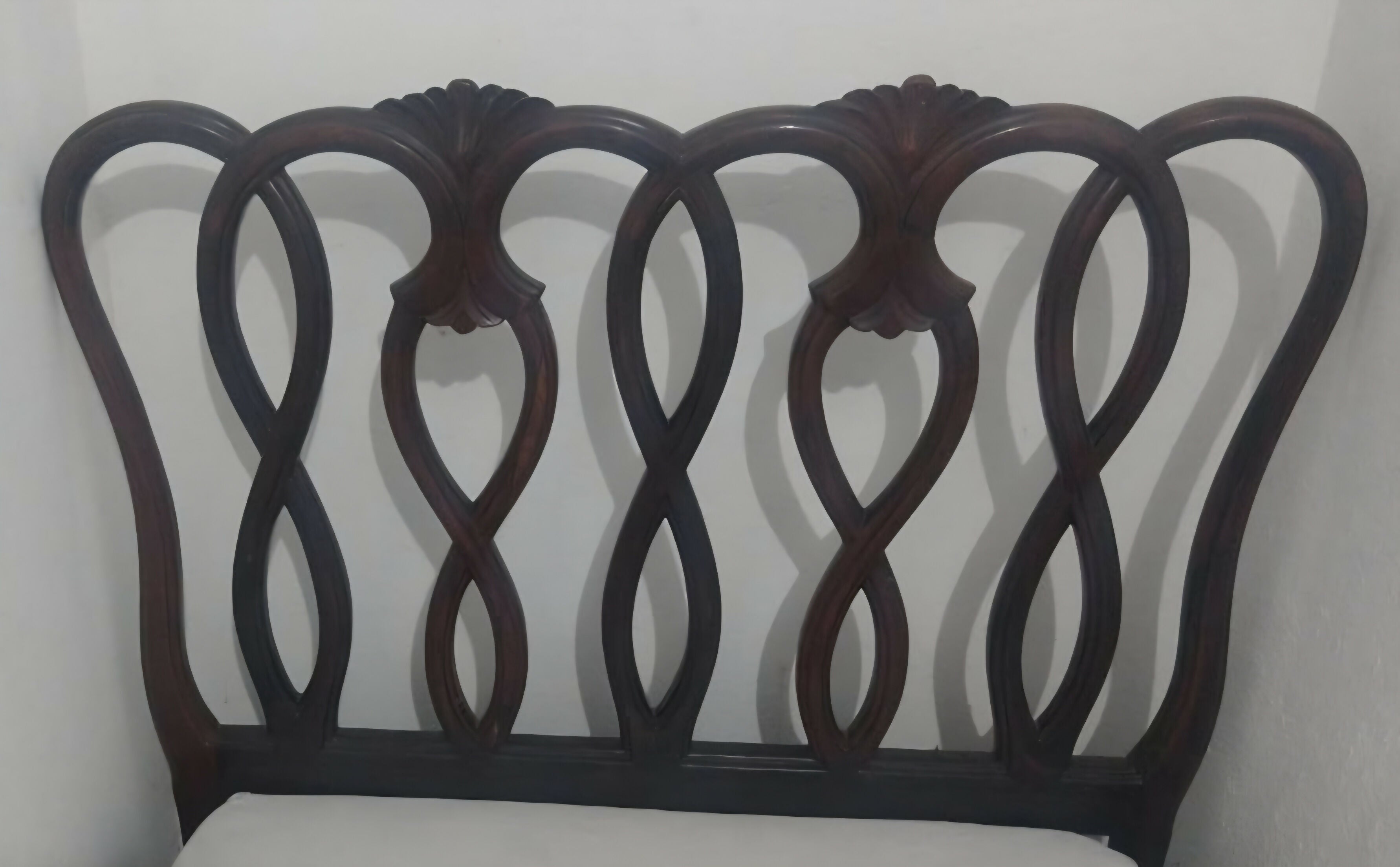 Par de camas de solteiro em jacarandá, acompanha 1 cama auxiliar