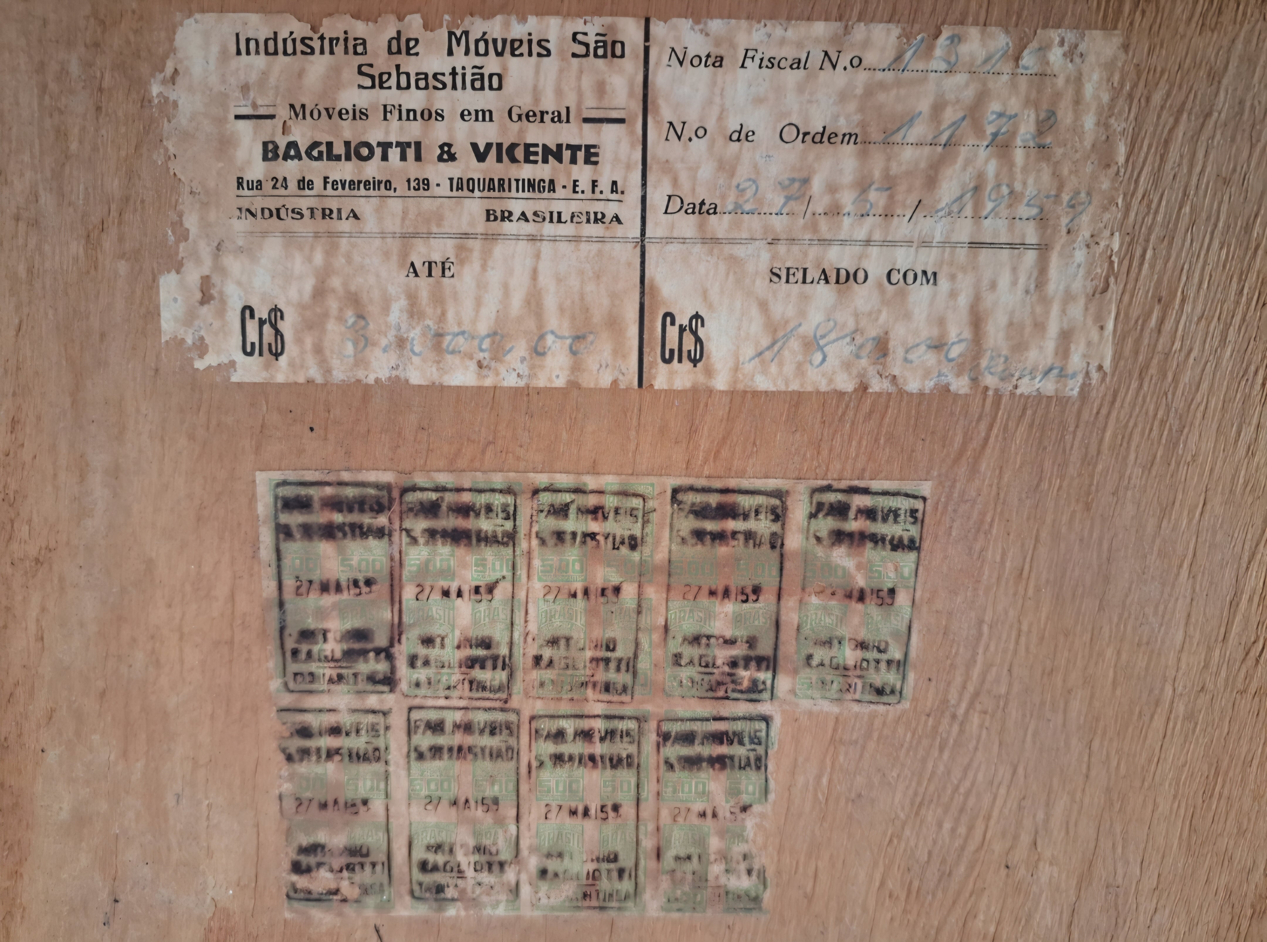 Roupeiro / Guarda-roupa Imbuia Maciça de 1959