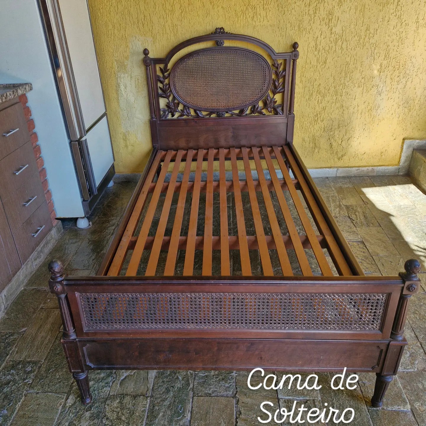 Cama Solteiro em Jacaranda Bahia e Palhinha natural