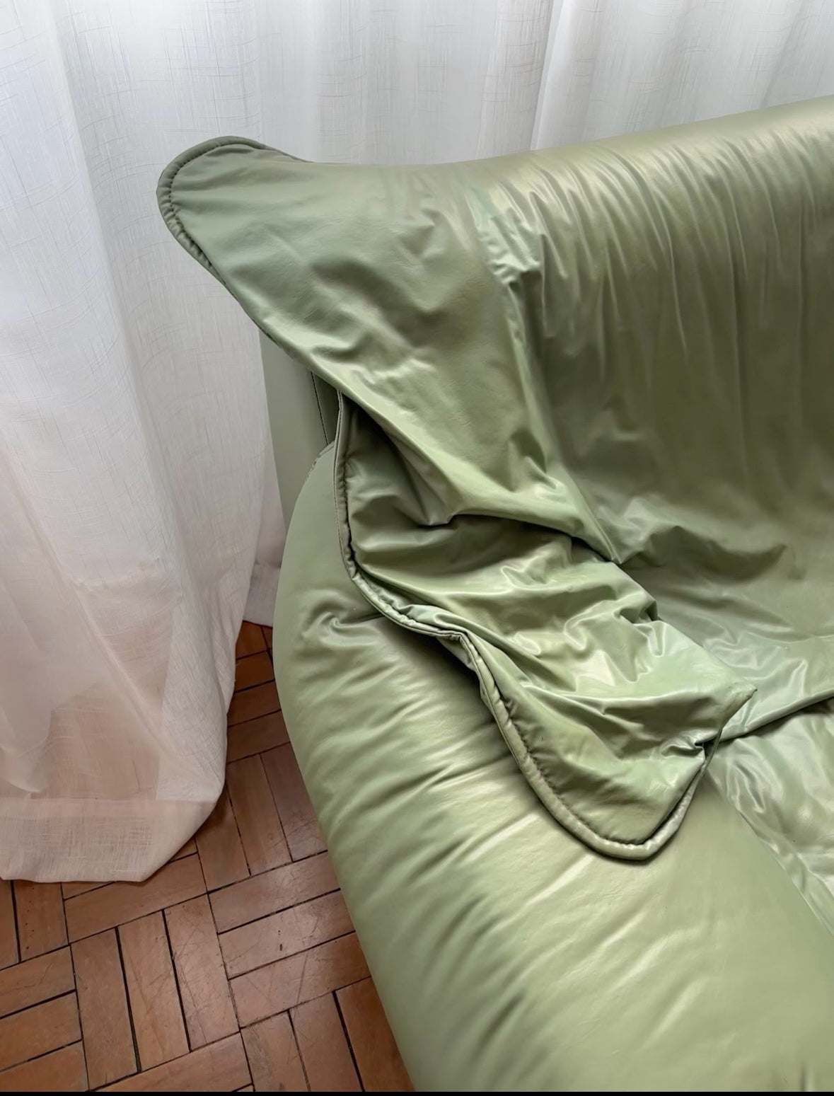 Sofá 2 lugares de design Italiano em couro verde - anos 70