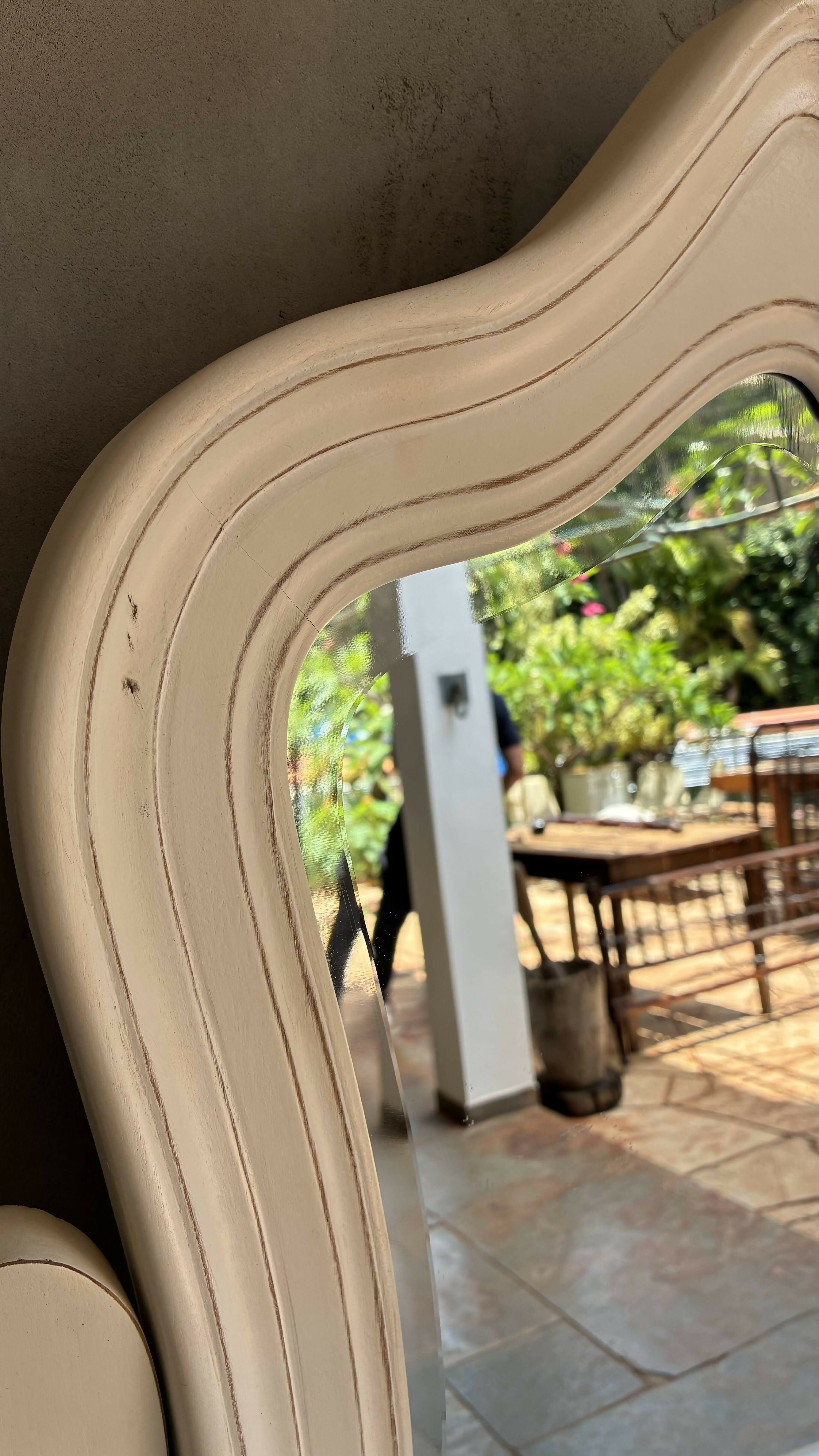 Penteadeira estilo Luis XV com cadeira